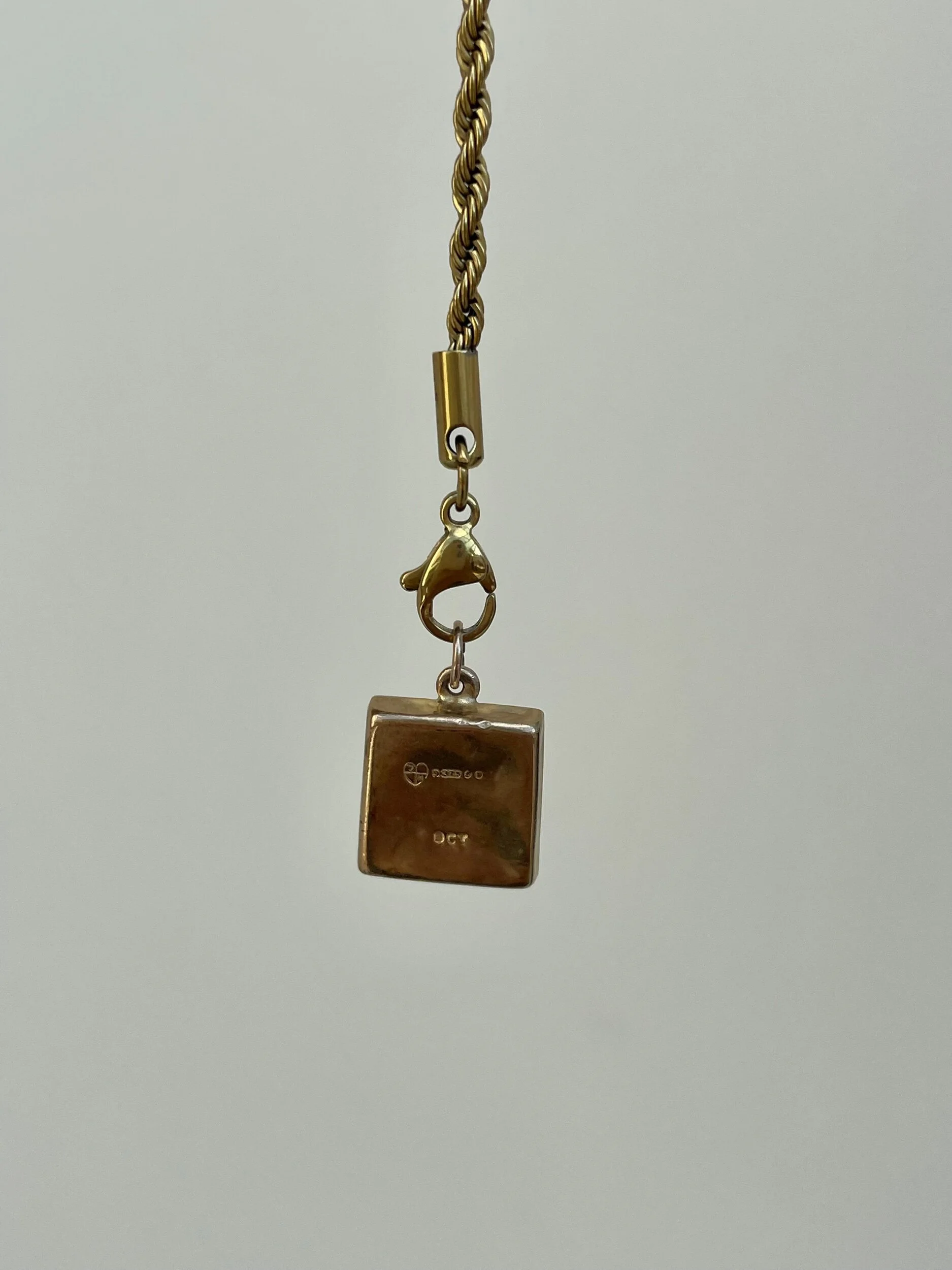 B4BCAD6E-87DE-4B46-AA1B-91D828777C29