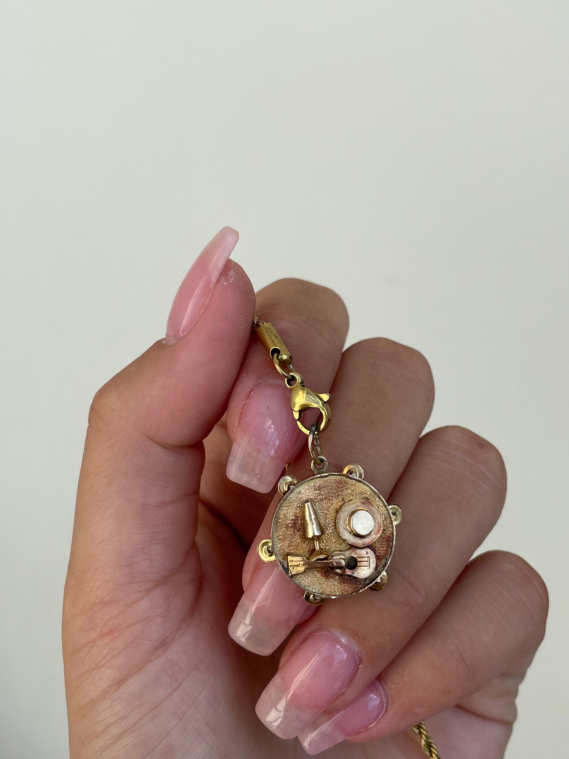 7FB86C4F-48C1-40FE-A329-D06FF6FEF814