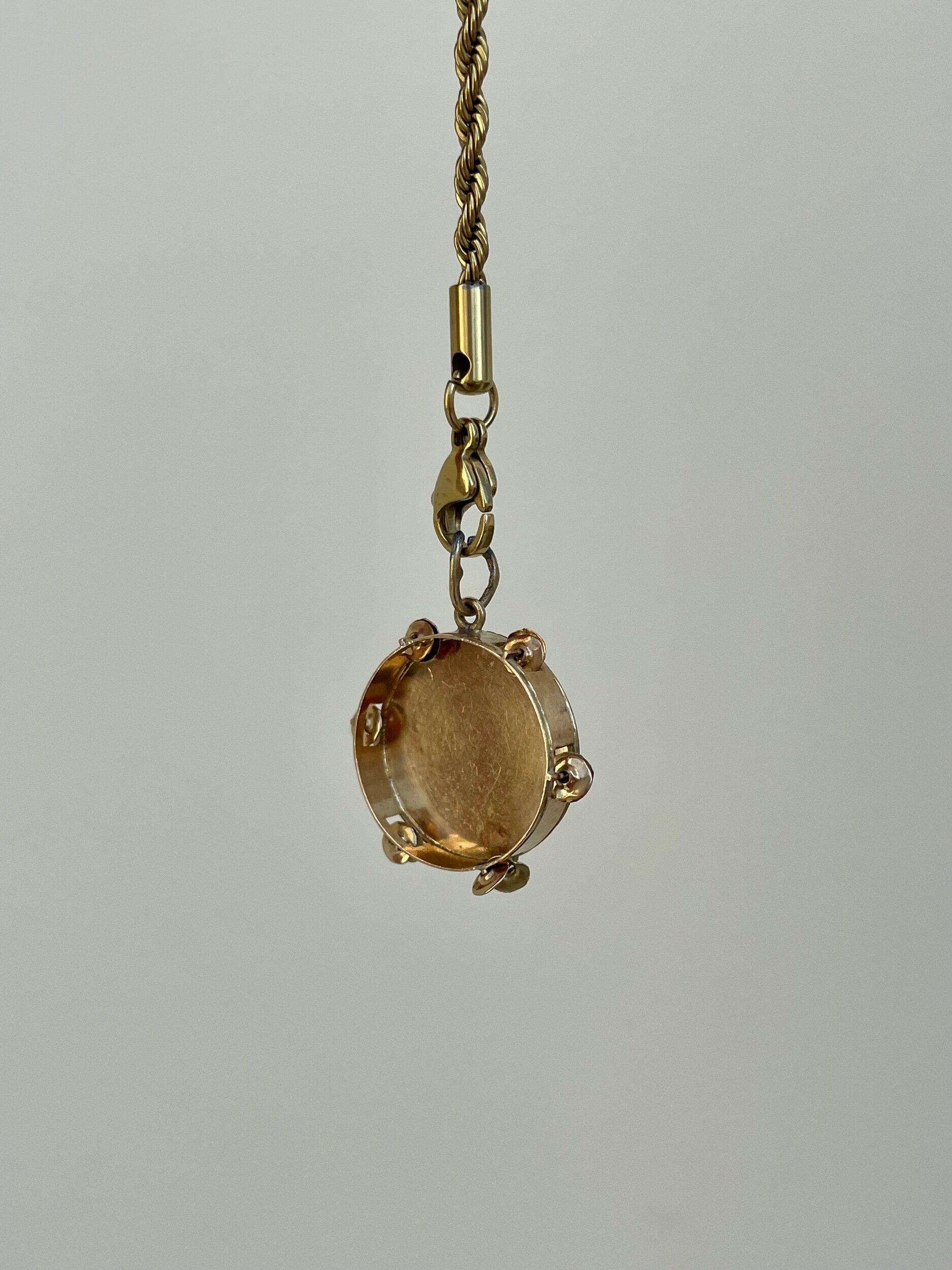 8D4CA823-F664-45B3-94D3-8D2A305AFE2F