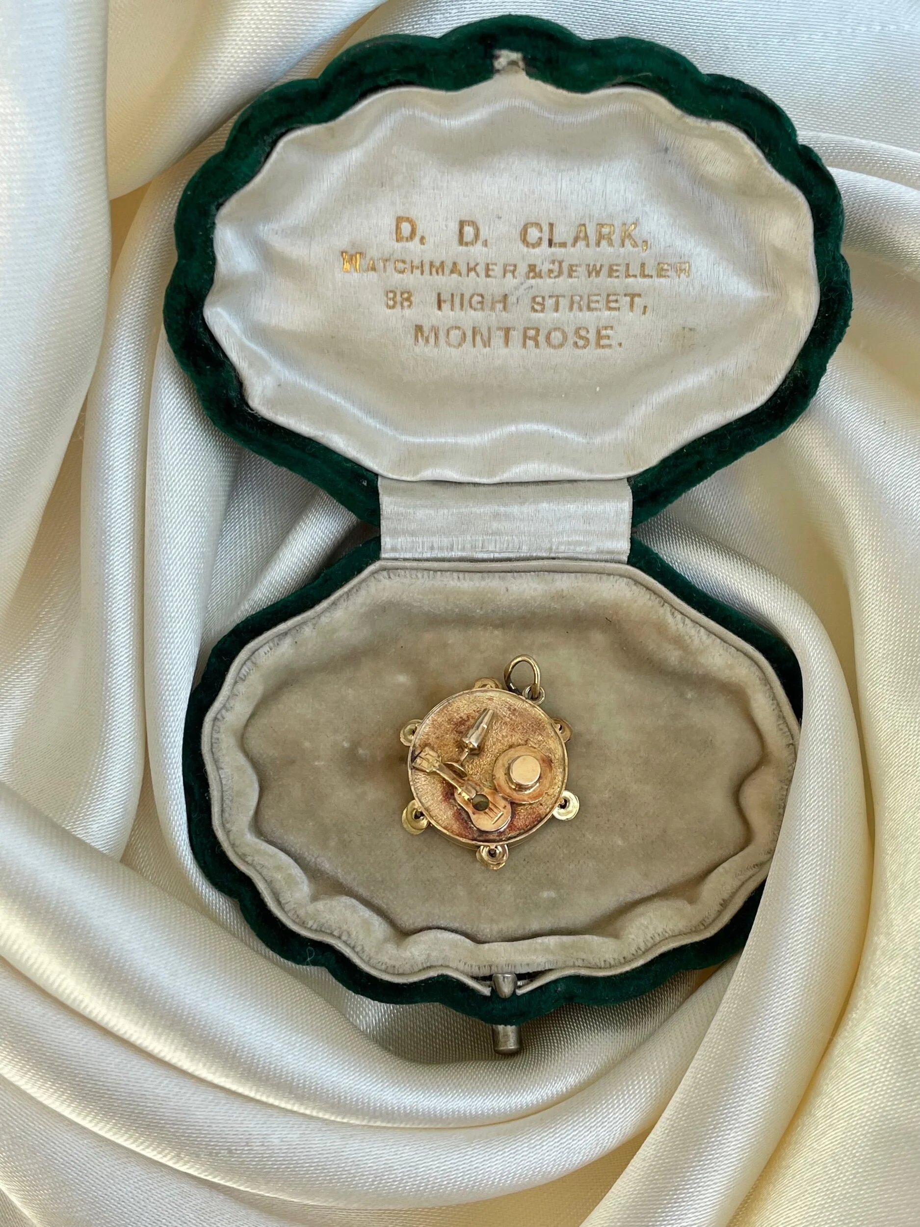 25068A57-A43B-4891-AE6A-60C07A322F5D