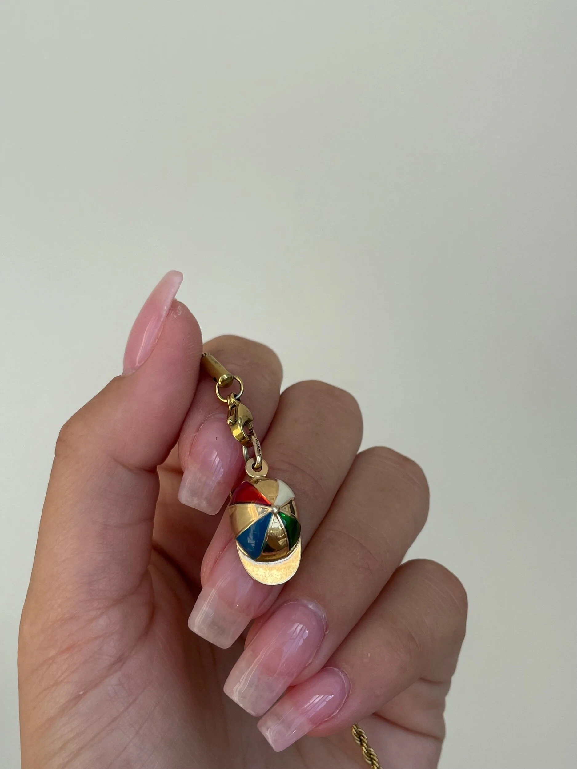 5E77F5E6-65F9-4A5C-B28B-ADD6997C5DAD