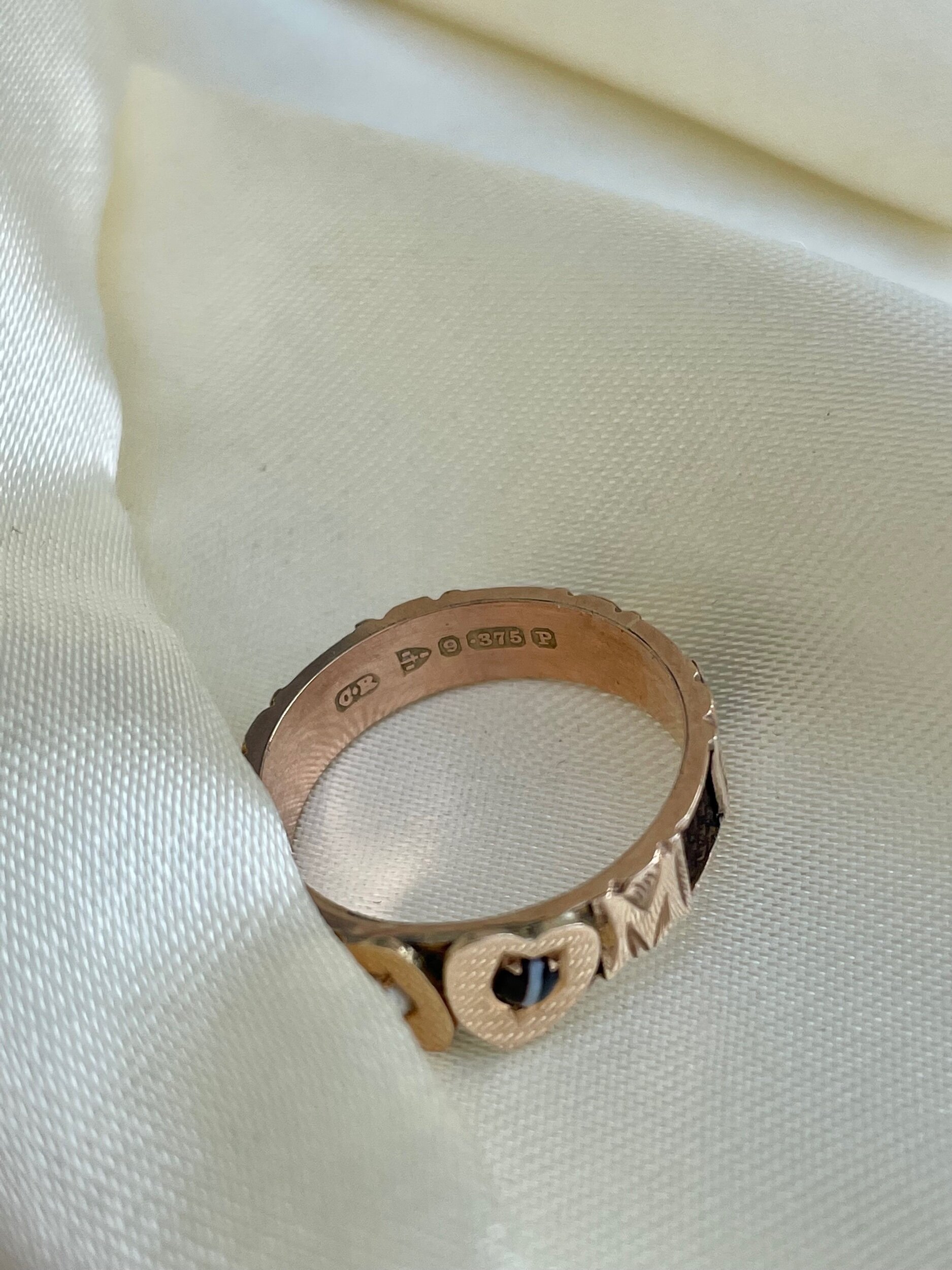 755B949B-BBD7-44BC-AC60-7E4B246C7512