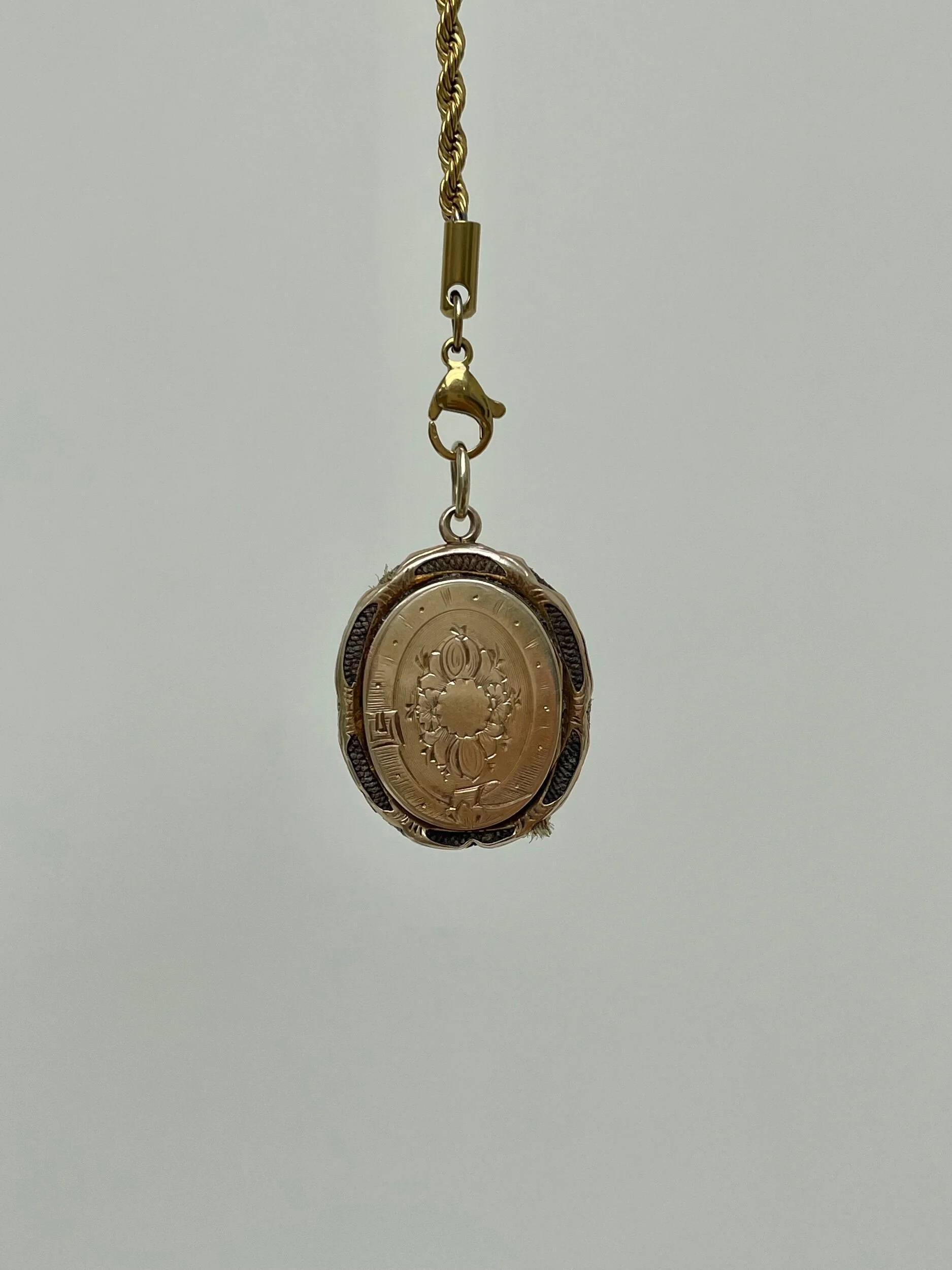 9CC21810-D20E-4B1C-8110-83332F0590BE