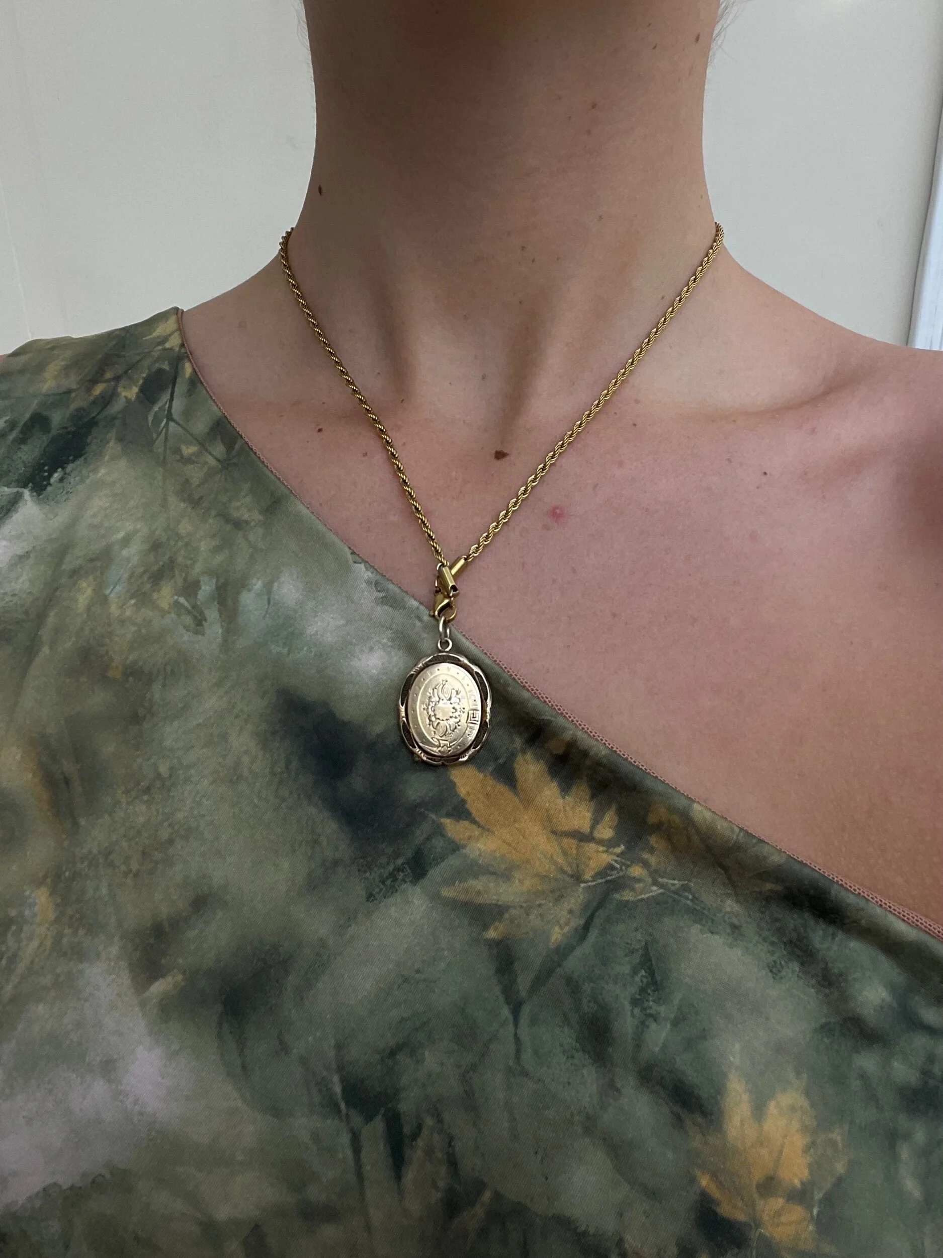 8D66F2B9-BACE-41B7-A753-BCB4B5B30997