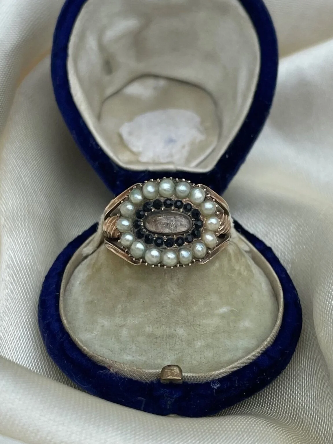 DBB3EED1-5B49-47FA-B0BD-FF2FABE06EF4