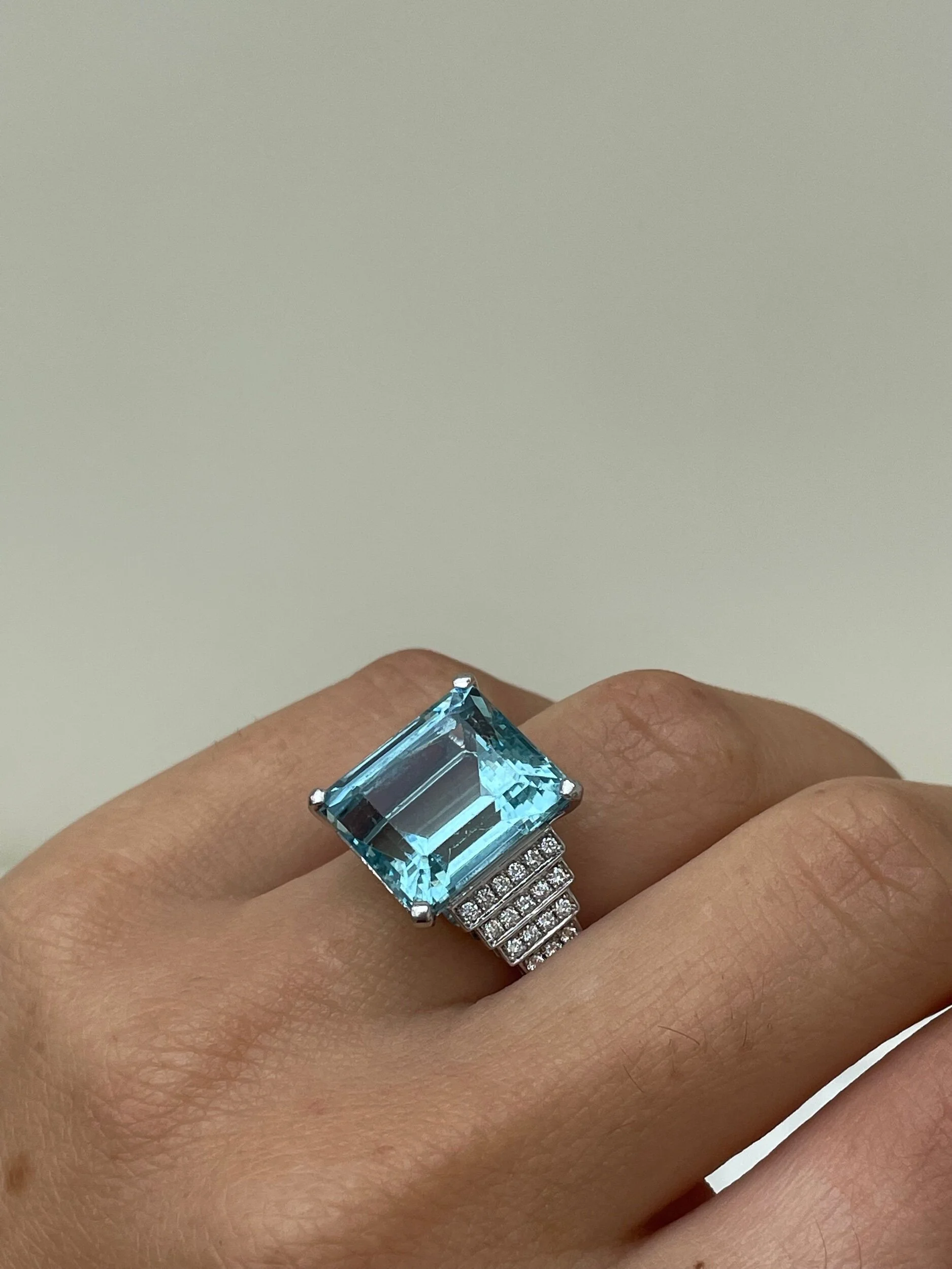 D1239EED-89D1-47E7-B989-BC50FD29DE71