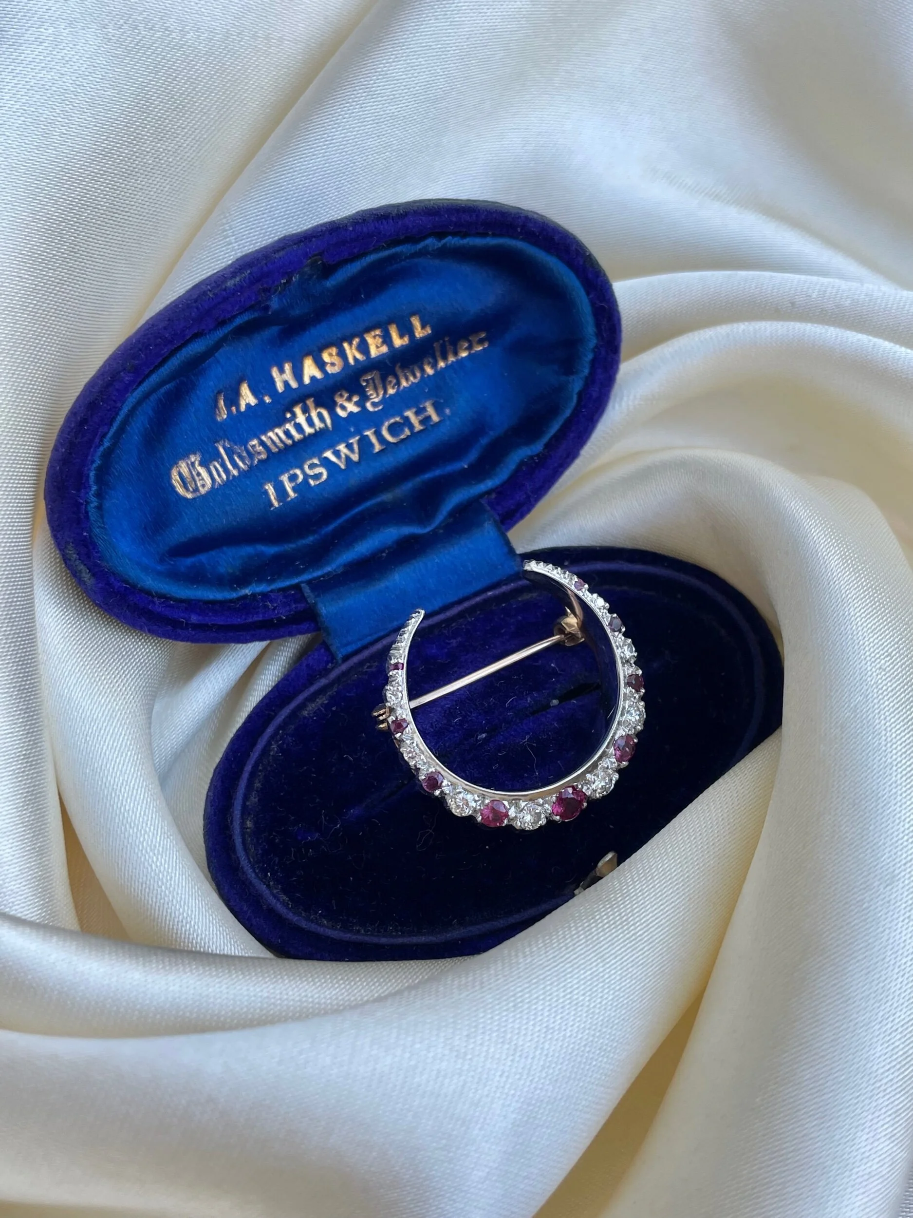 E72AD318-4E0B-4453-80B8-9AA24097608B