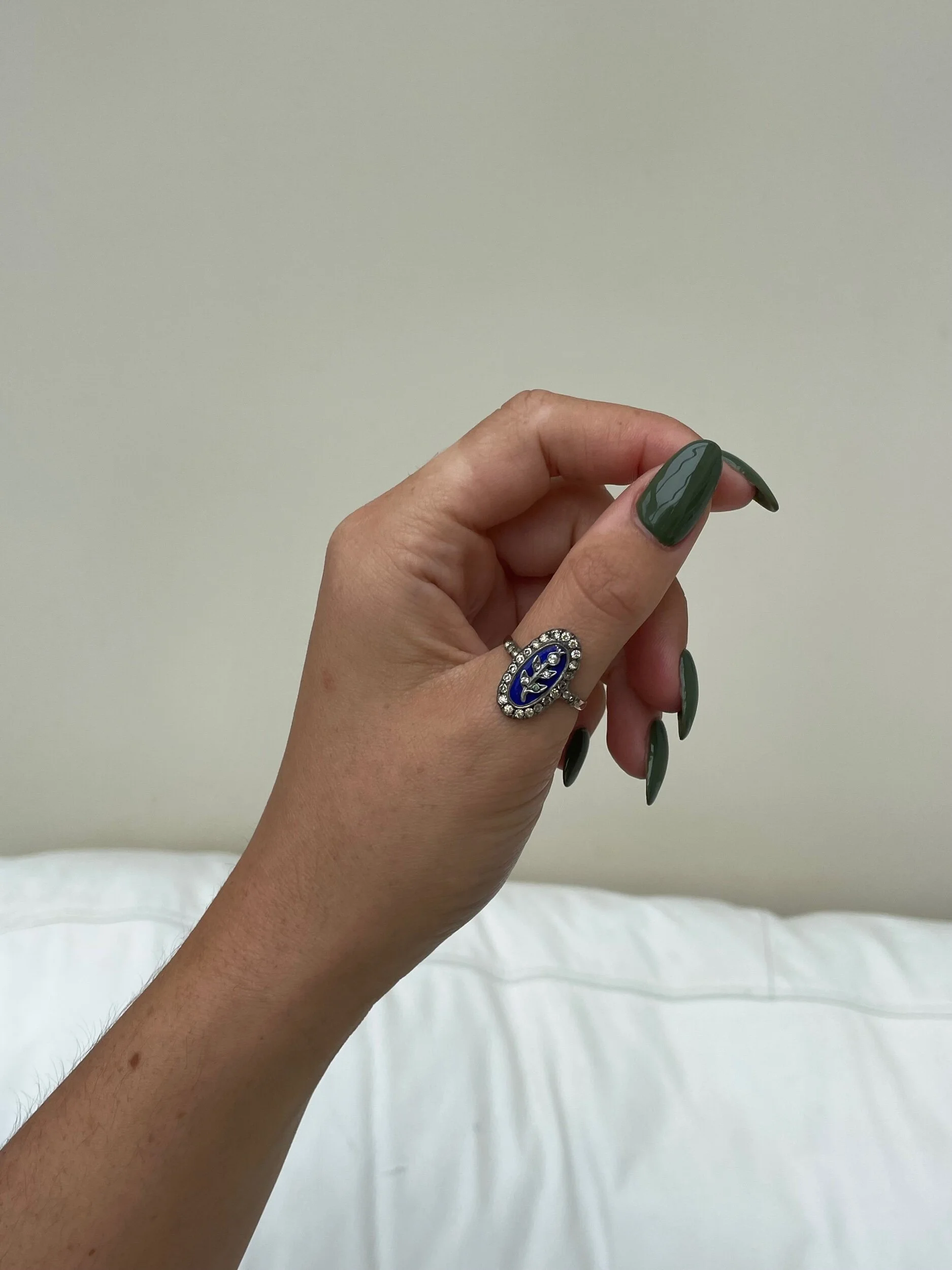 FCB15FBA-5ED1-43B6-971B-116C7D3ED3AF