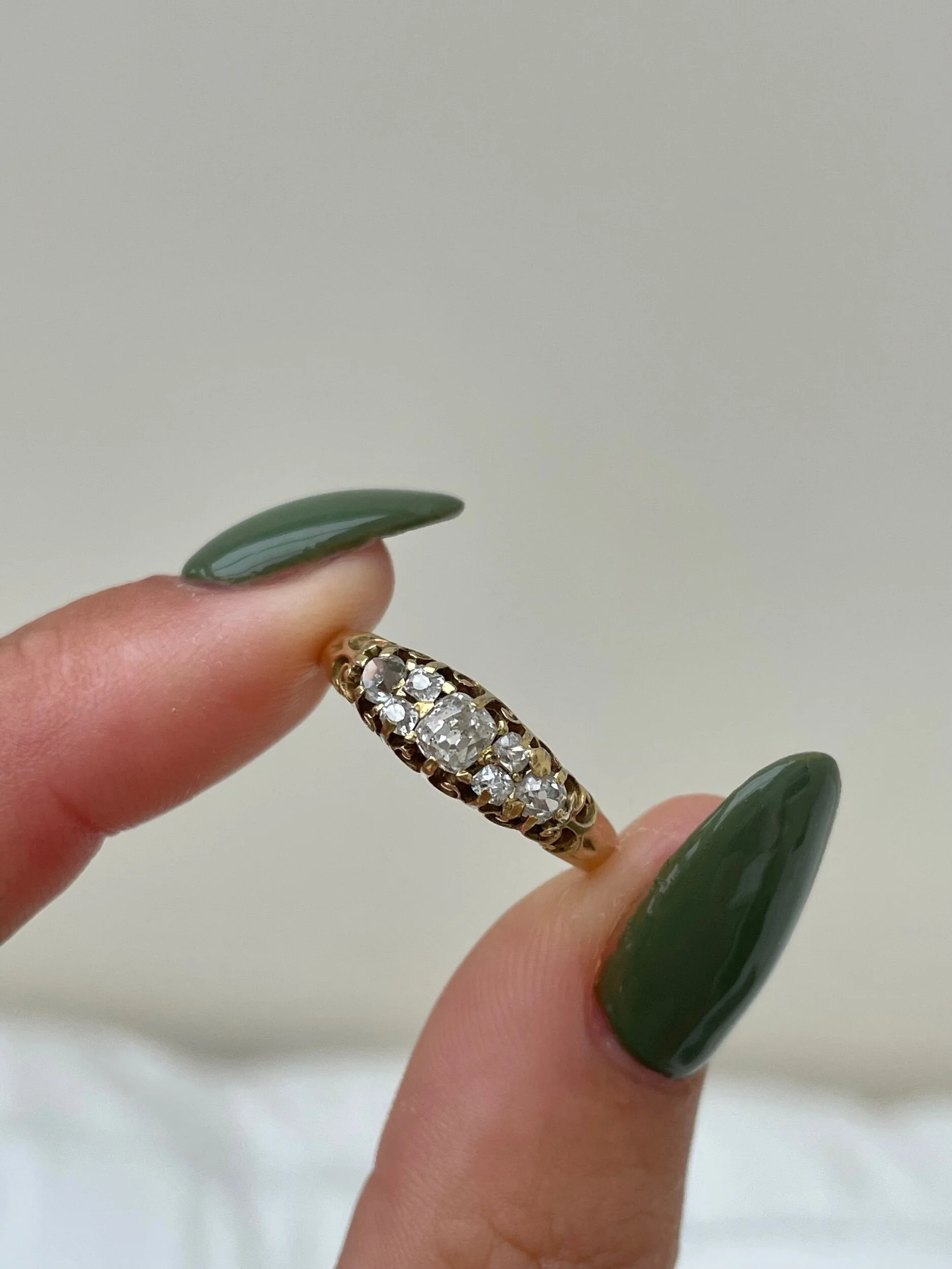 05EACDFE-6E41-48D6-B8C4-1020A74F1656