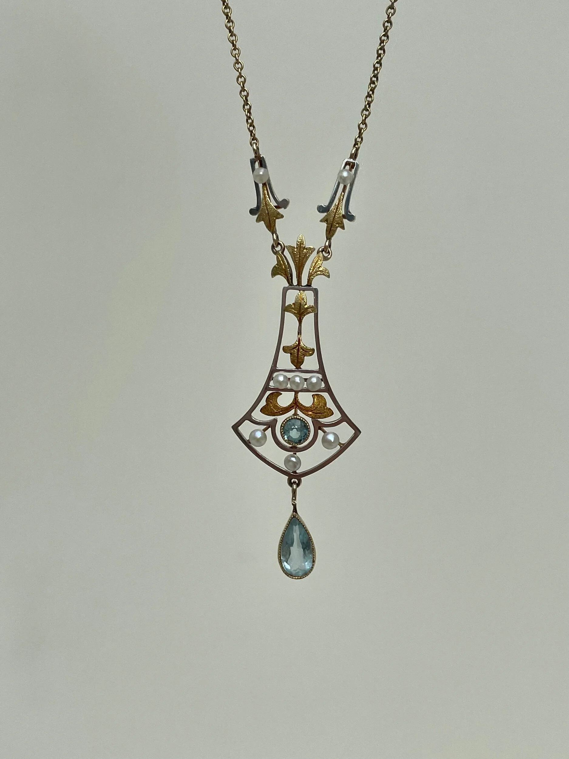 FE9CE196-6955-41BE-A8A4-0A84641388AA