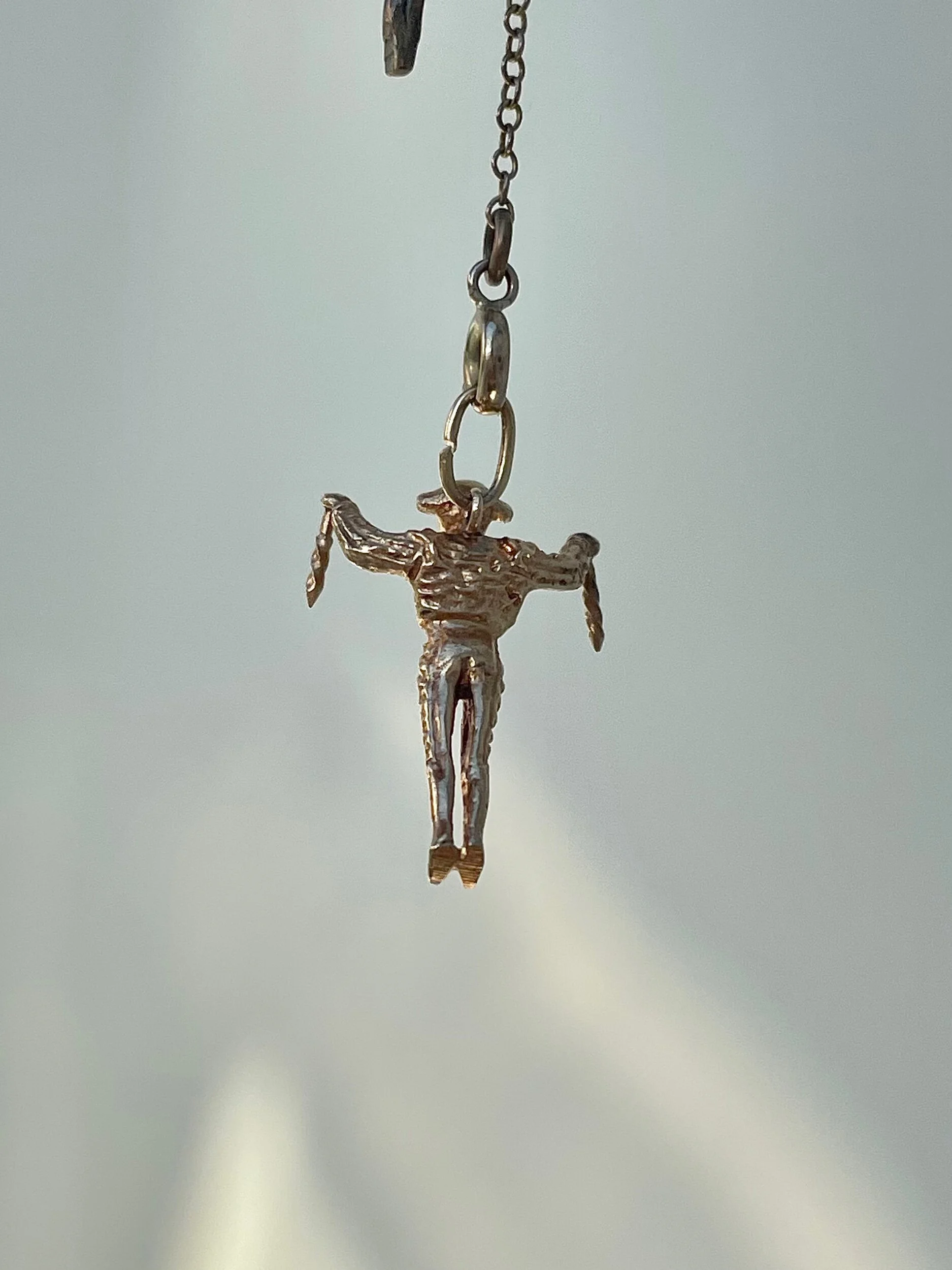 DCEB8F5C-F797-401E-B812-A58A715BFE94