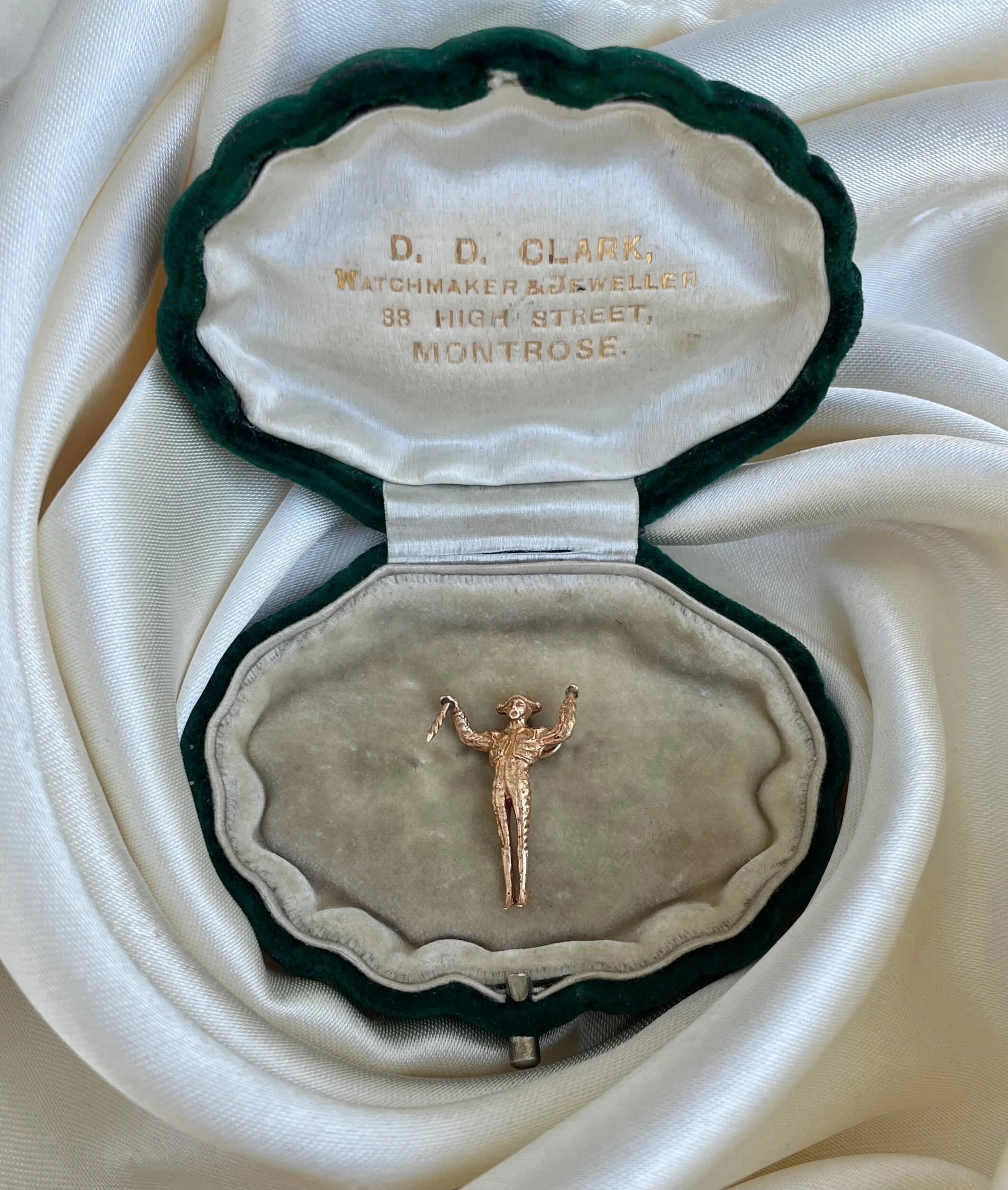 BAD8D2A8-6AA1-45E0-BB11-8EBEBBAAA4D4