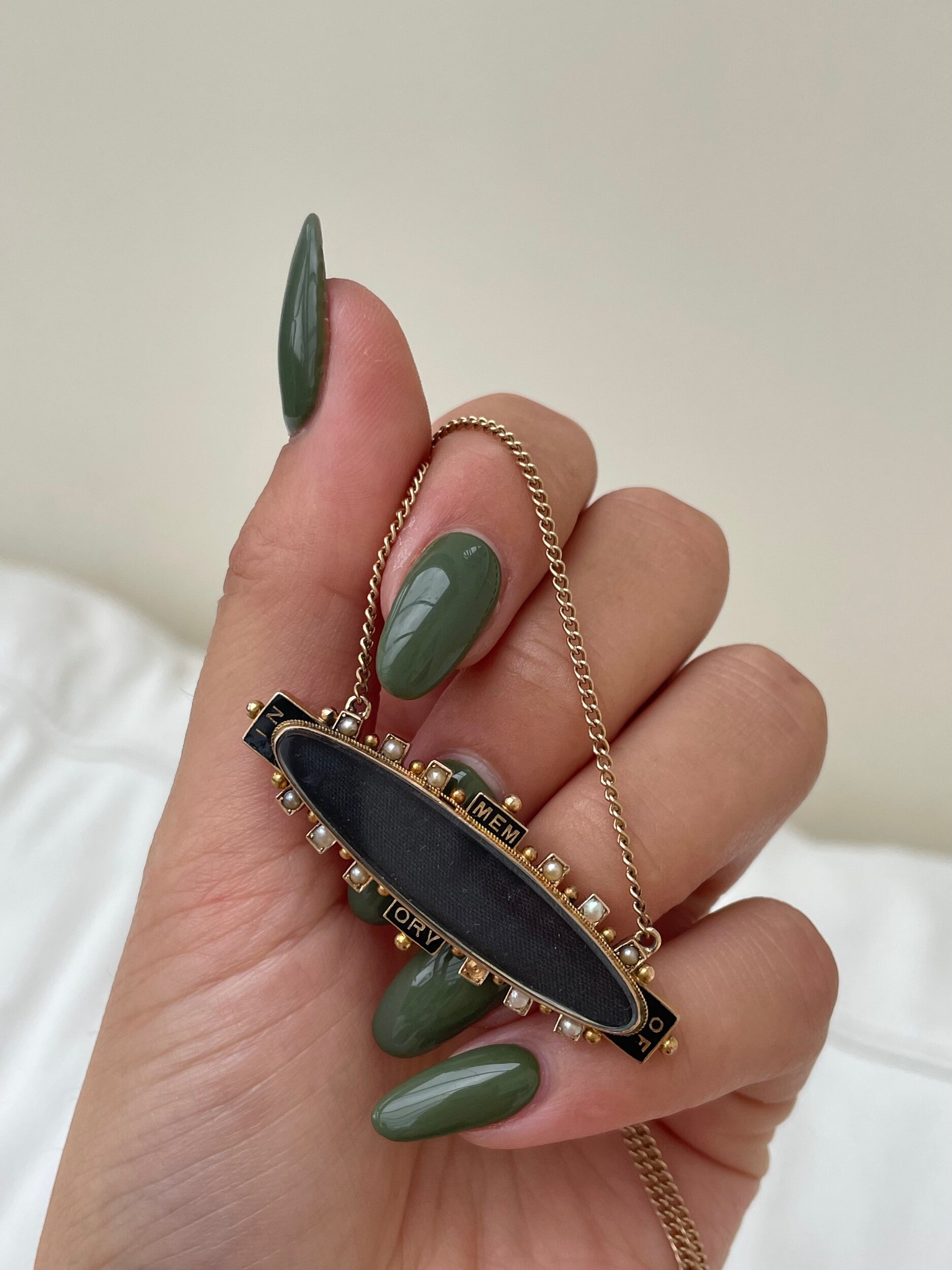 BF58F15A-9CD1-451F-9DF4-407D8251921B