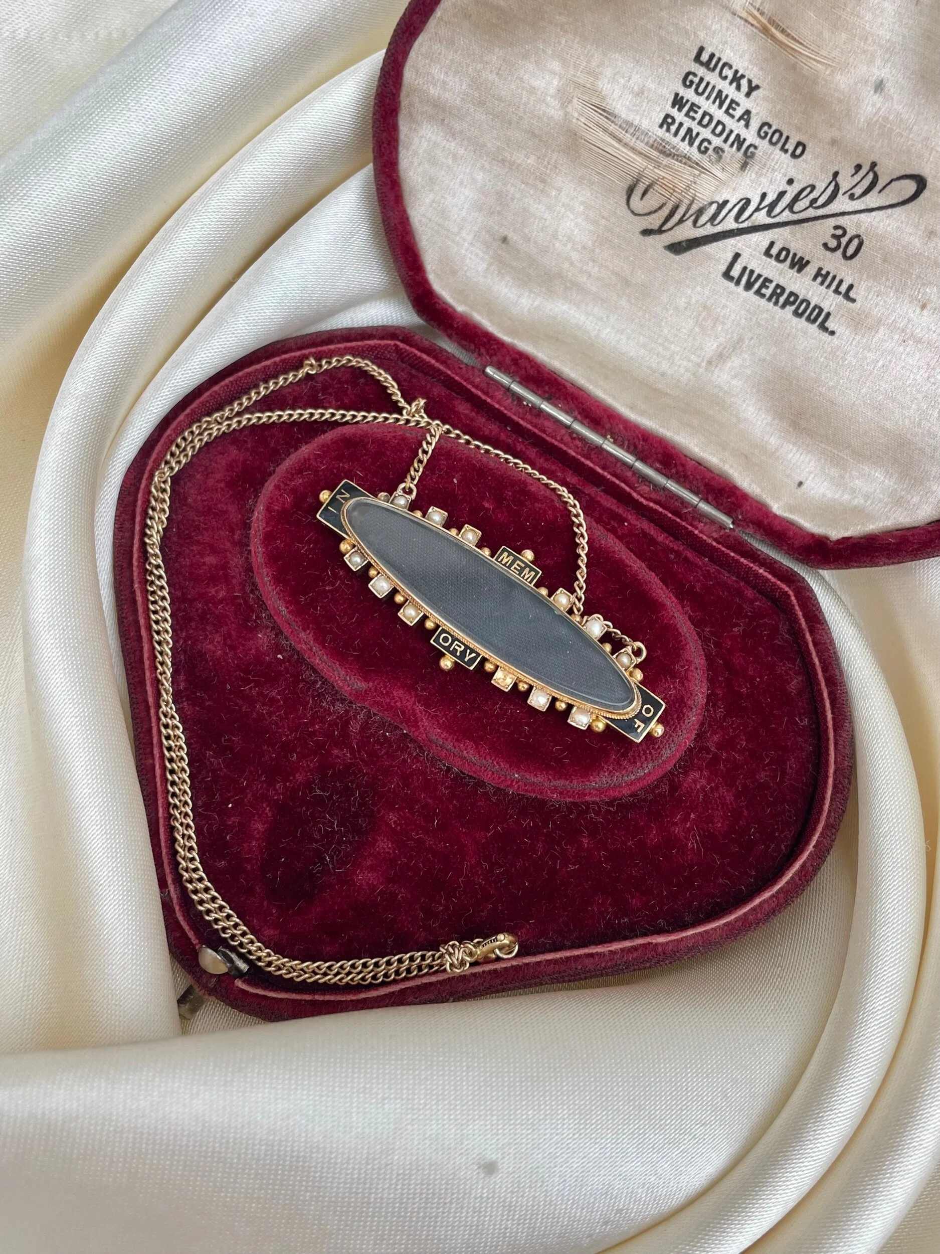 B4BED048-80E3-4111-A4D4-434A0980560F