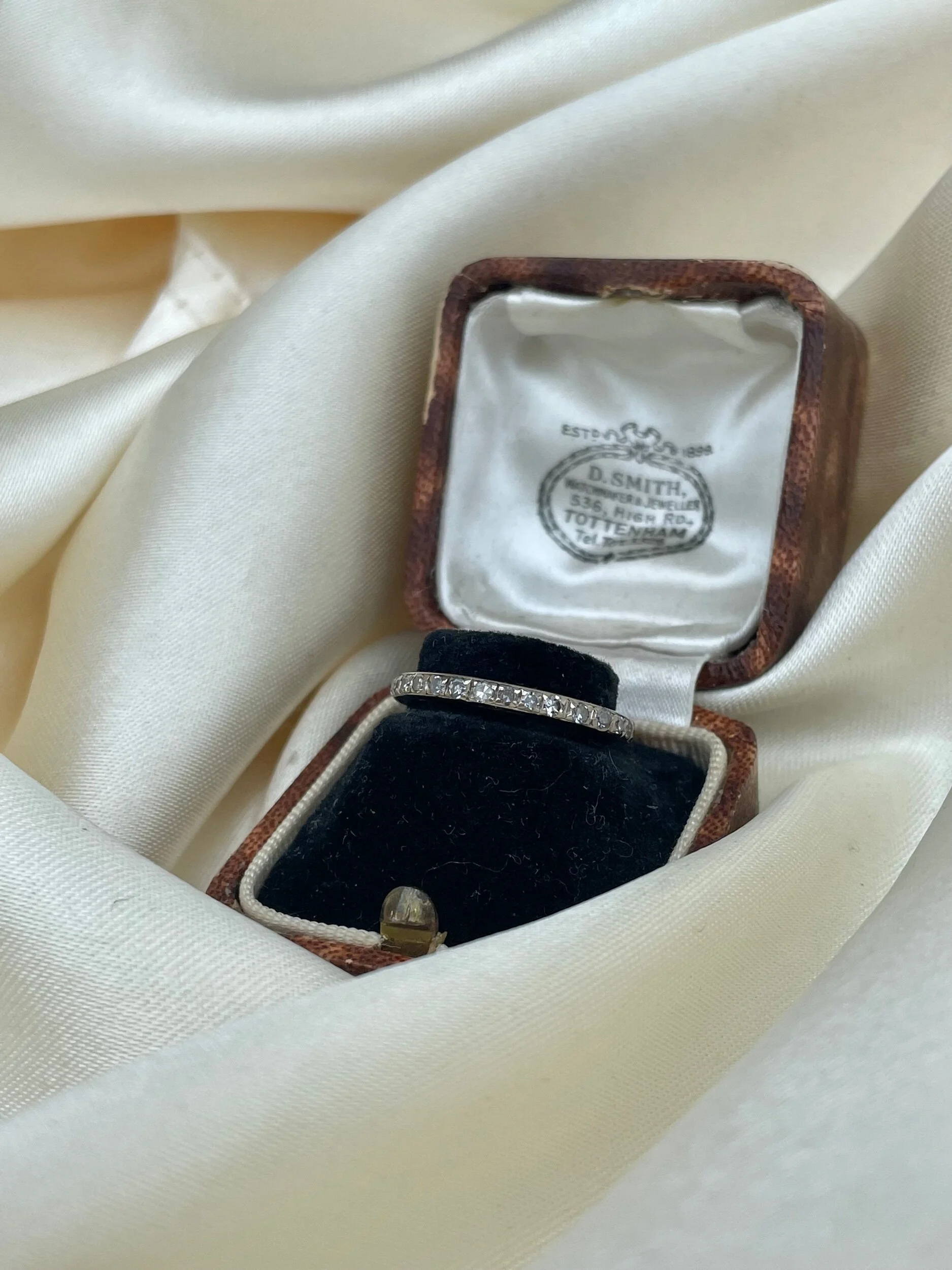 23D4E279-99E4-40EE-B8D9-5983252E4F24