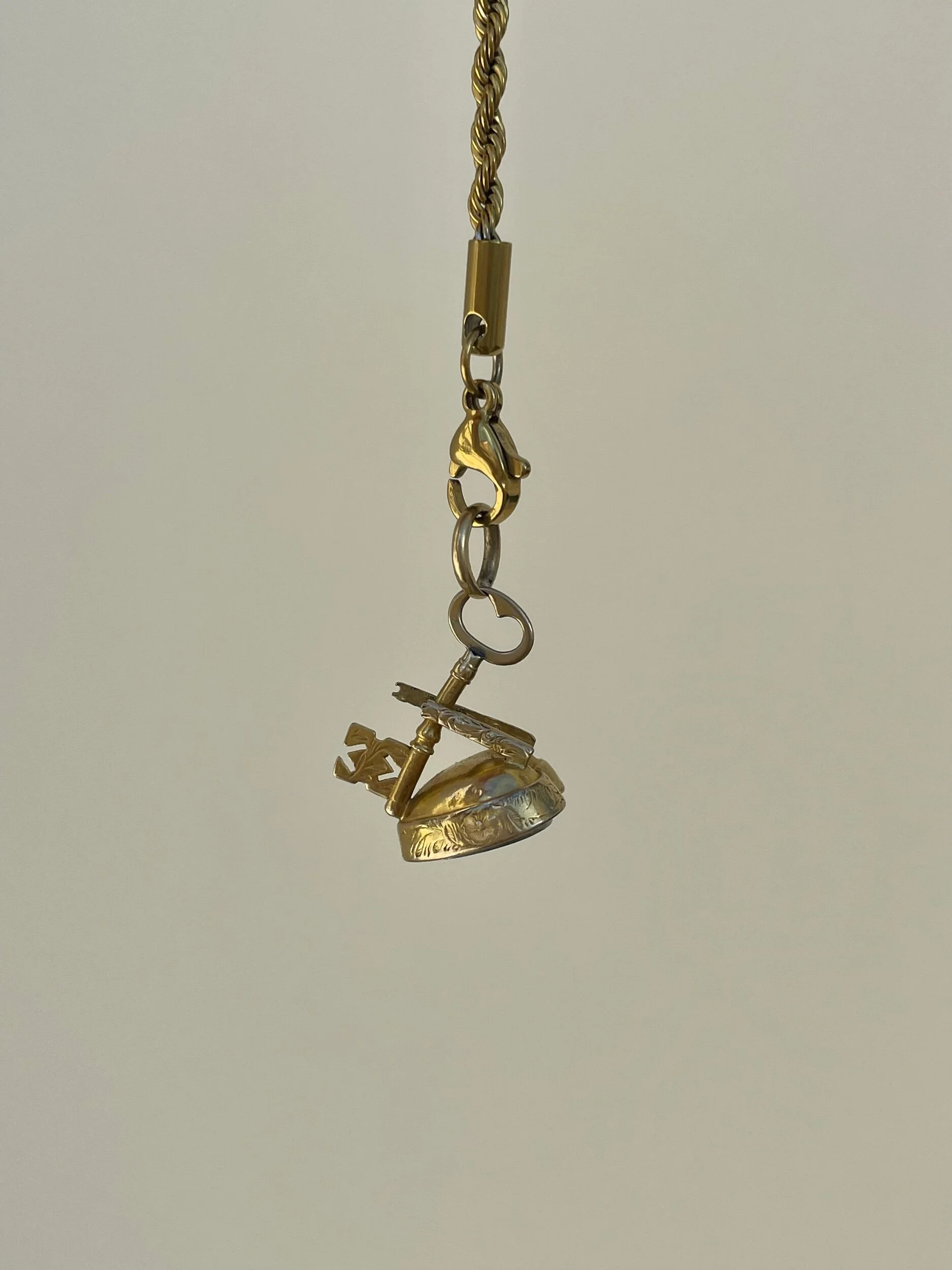 EE3D39F3-40BA-4787-8C04-238ADFCD6197