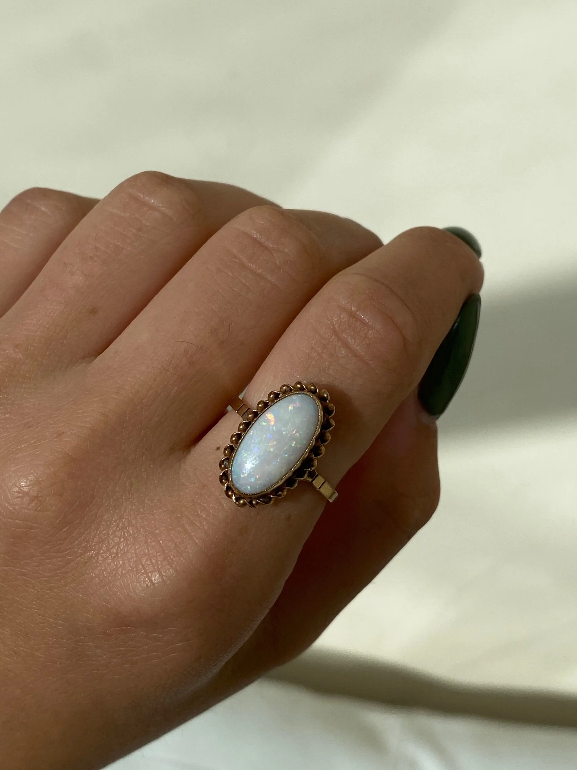 33E653E9-9EBA-442A-9B5E-BAA891AFFA91