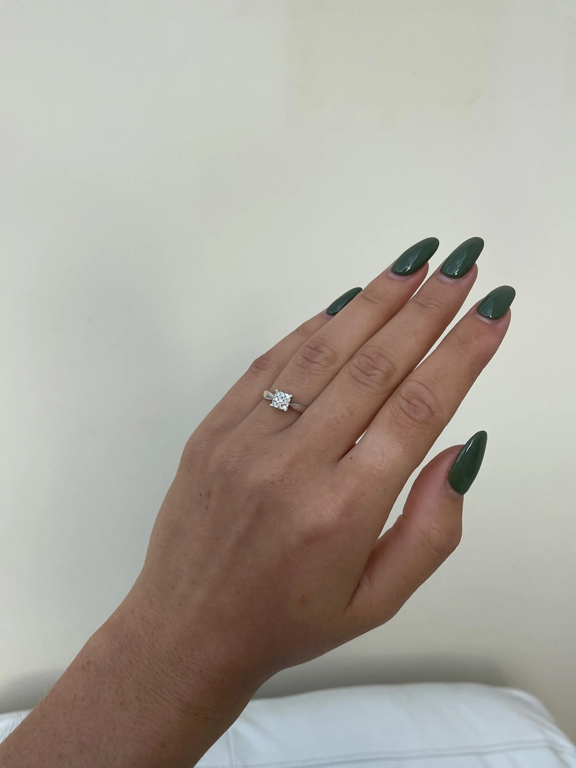 F0472F39-C1E5-4AE7-BA77-6C49301CE36D