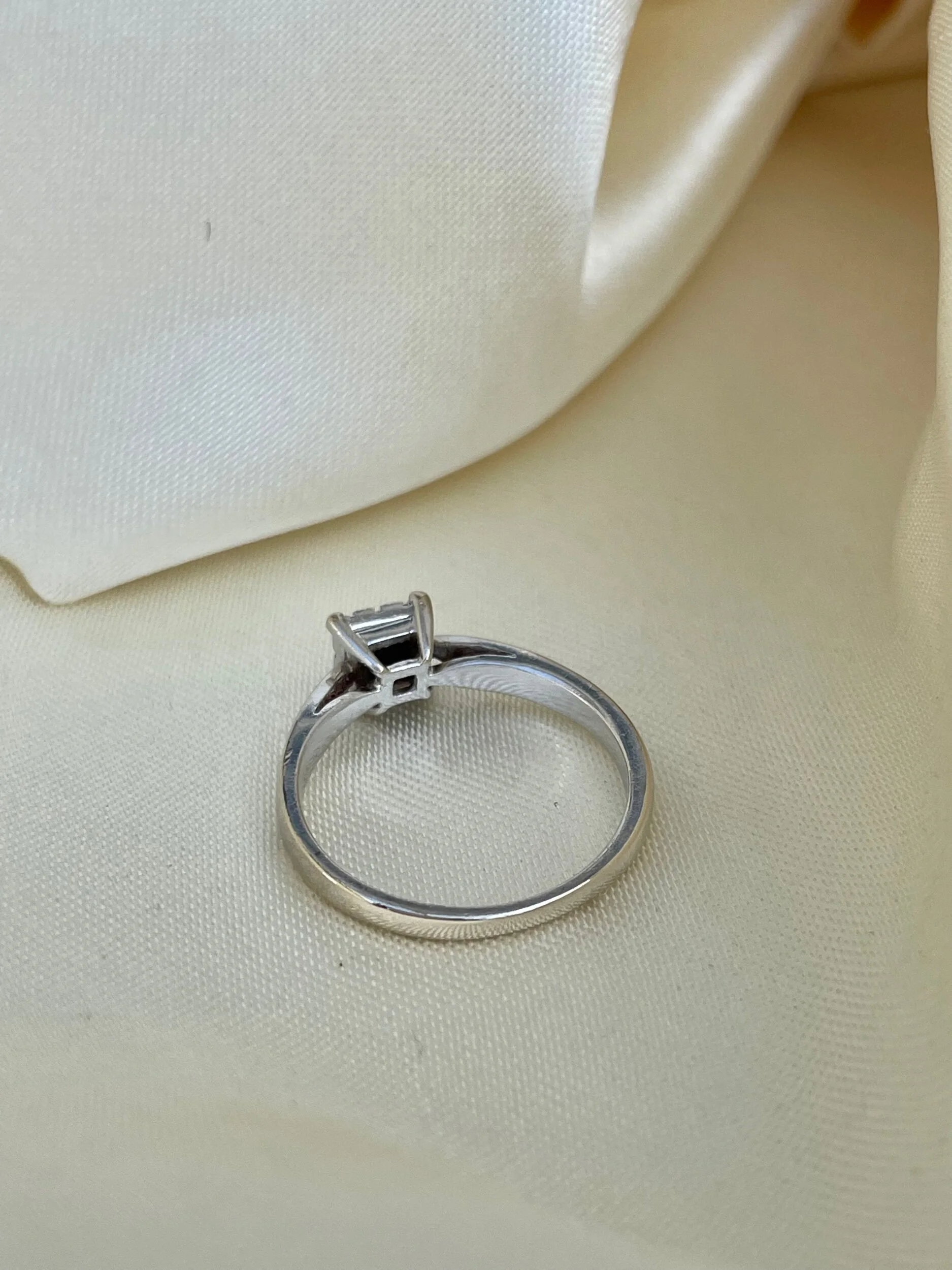 3D37F0B4-95F0-4F7C-BD46-C3338986D631