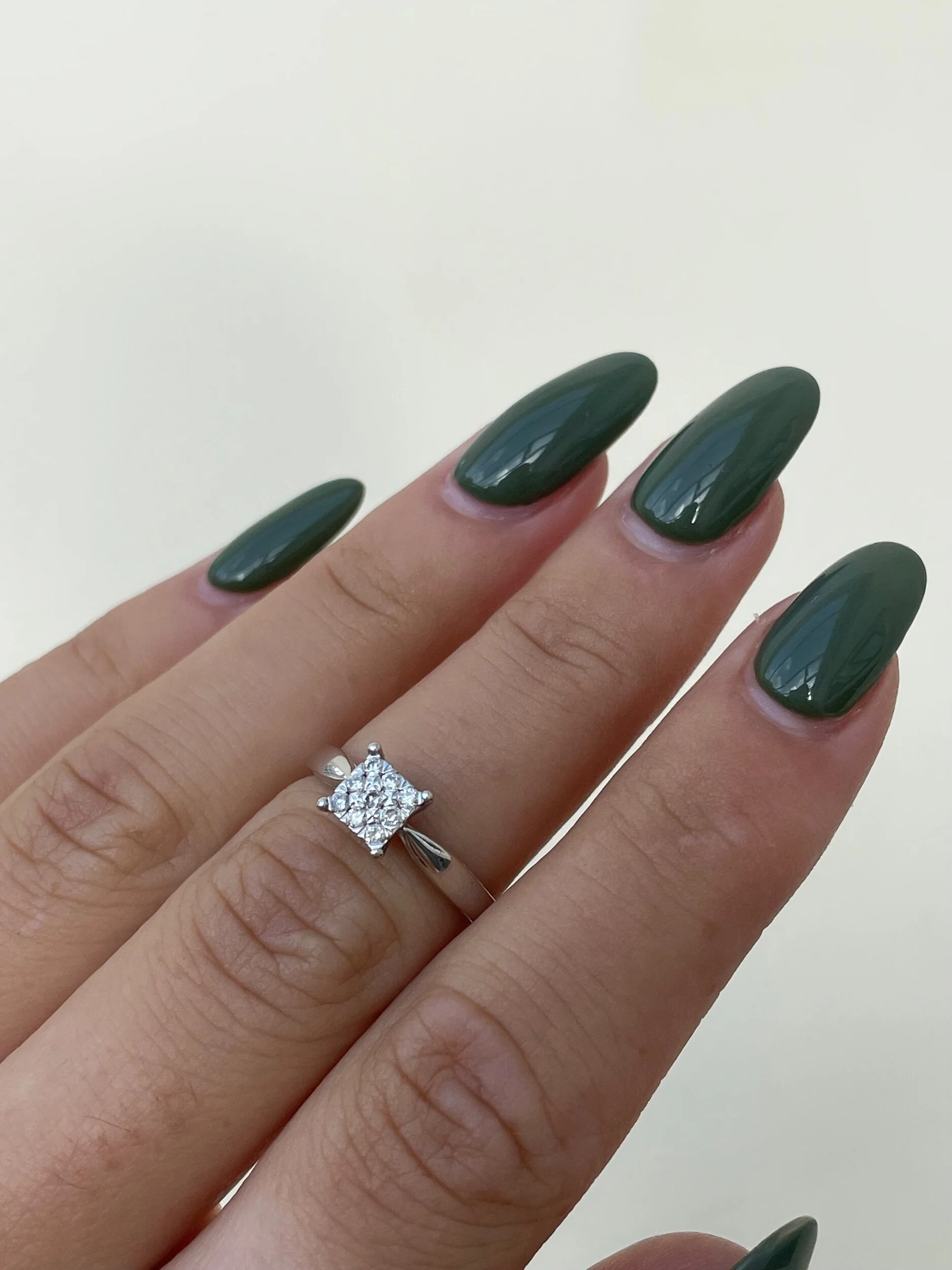 3D835C3C-CA13-489E-8CCC-18F2055DE2DF