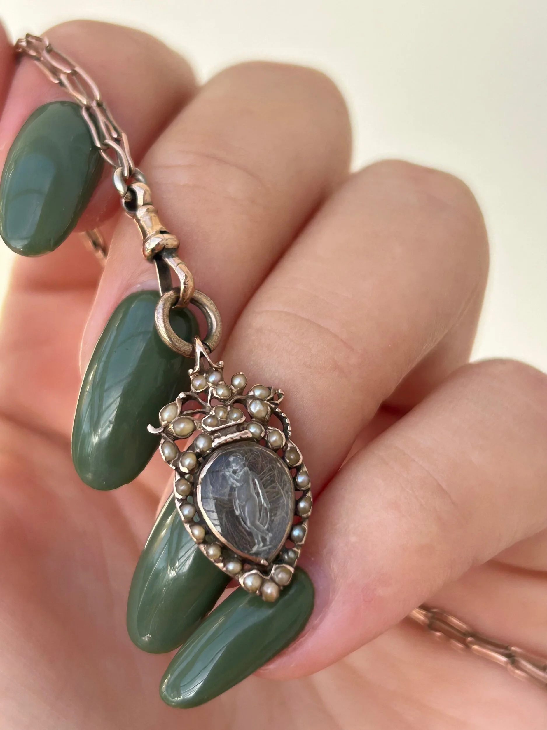 BCEB0267-94D1-4899-94E6-599AF794E3CE