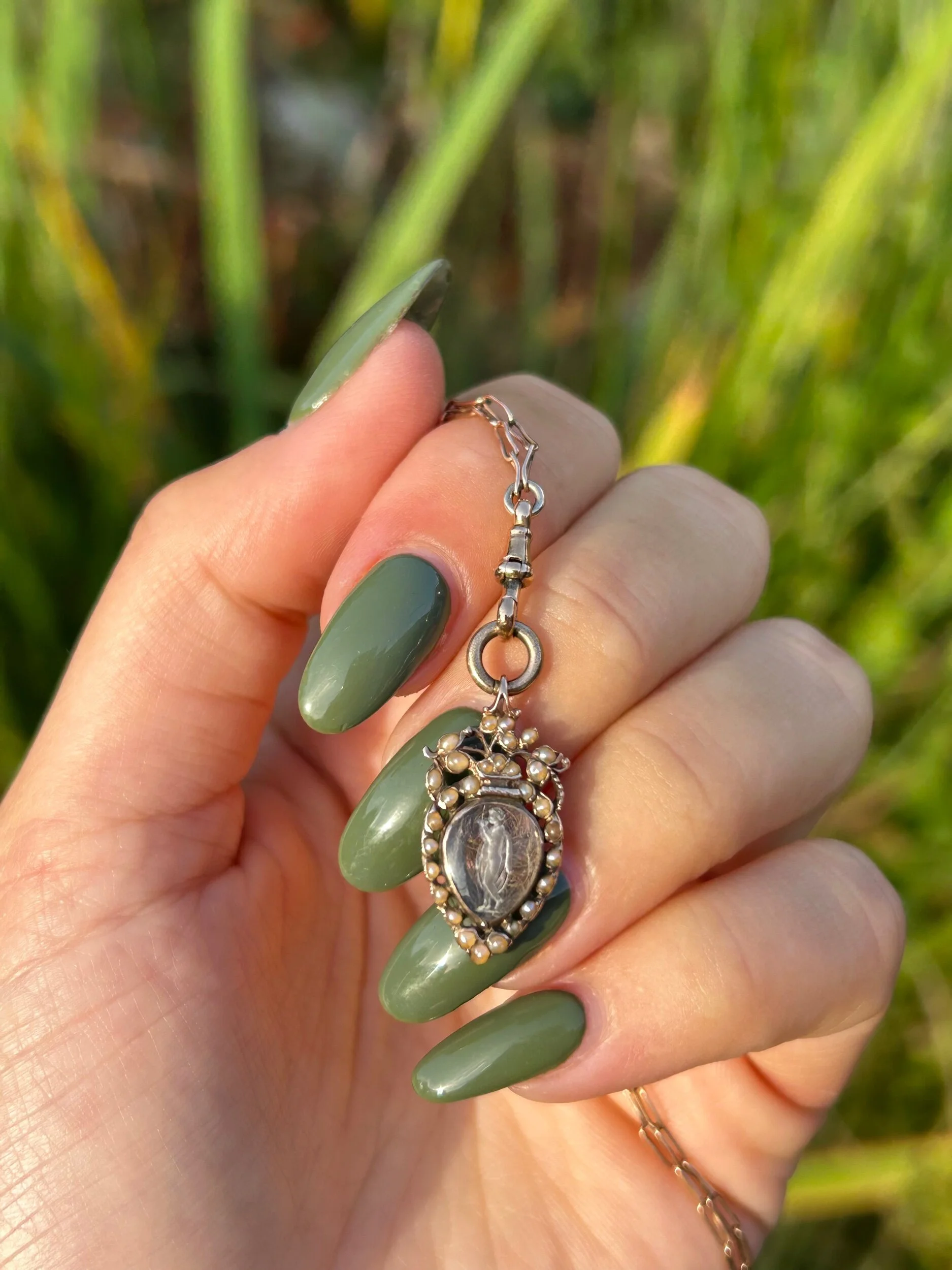 C3EB8FE1-F4D4-4EAF-9F8B-1F4F5884491E