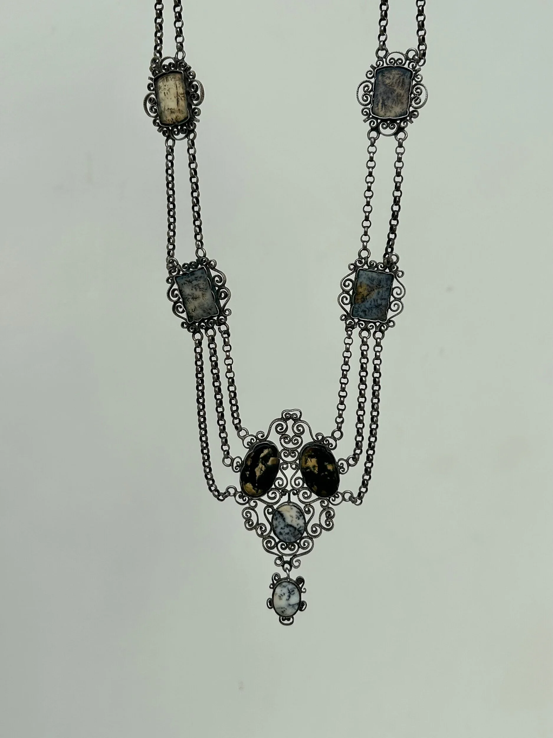 33DA87E7-A1D5-4925-91BB-71B8AD77F2F5