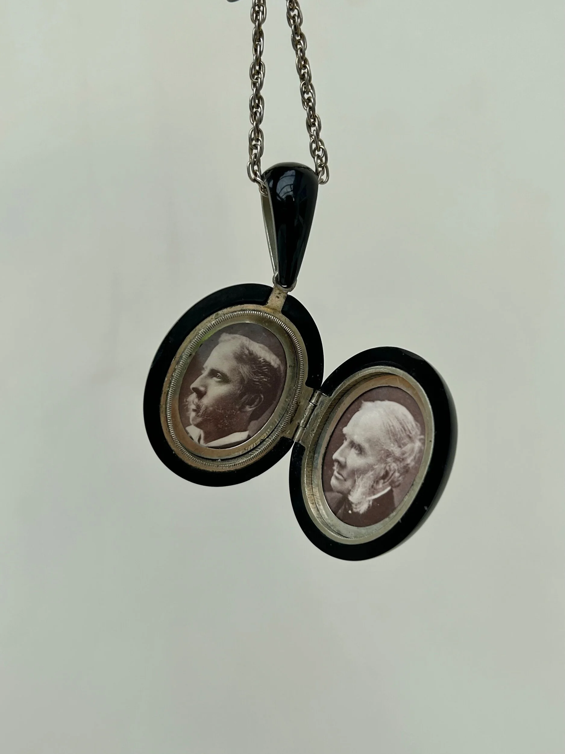 714C61F8-7BD1-4B4D-8B7C-313EAD155C81