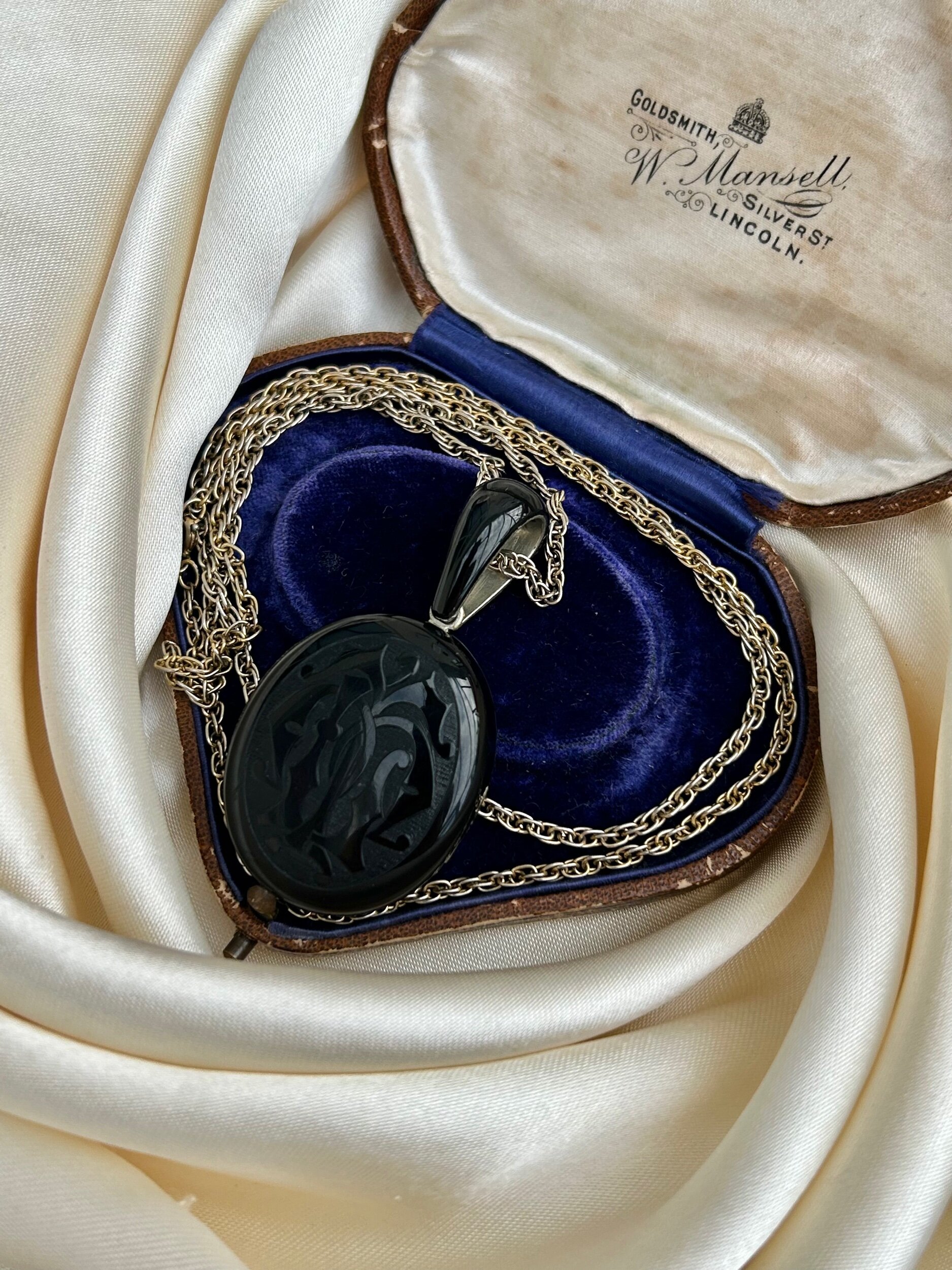 AF5AC9B9-91FF-47CD-ADB3-00D2E0C61DCB