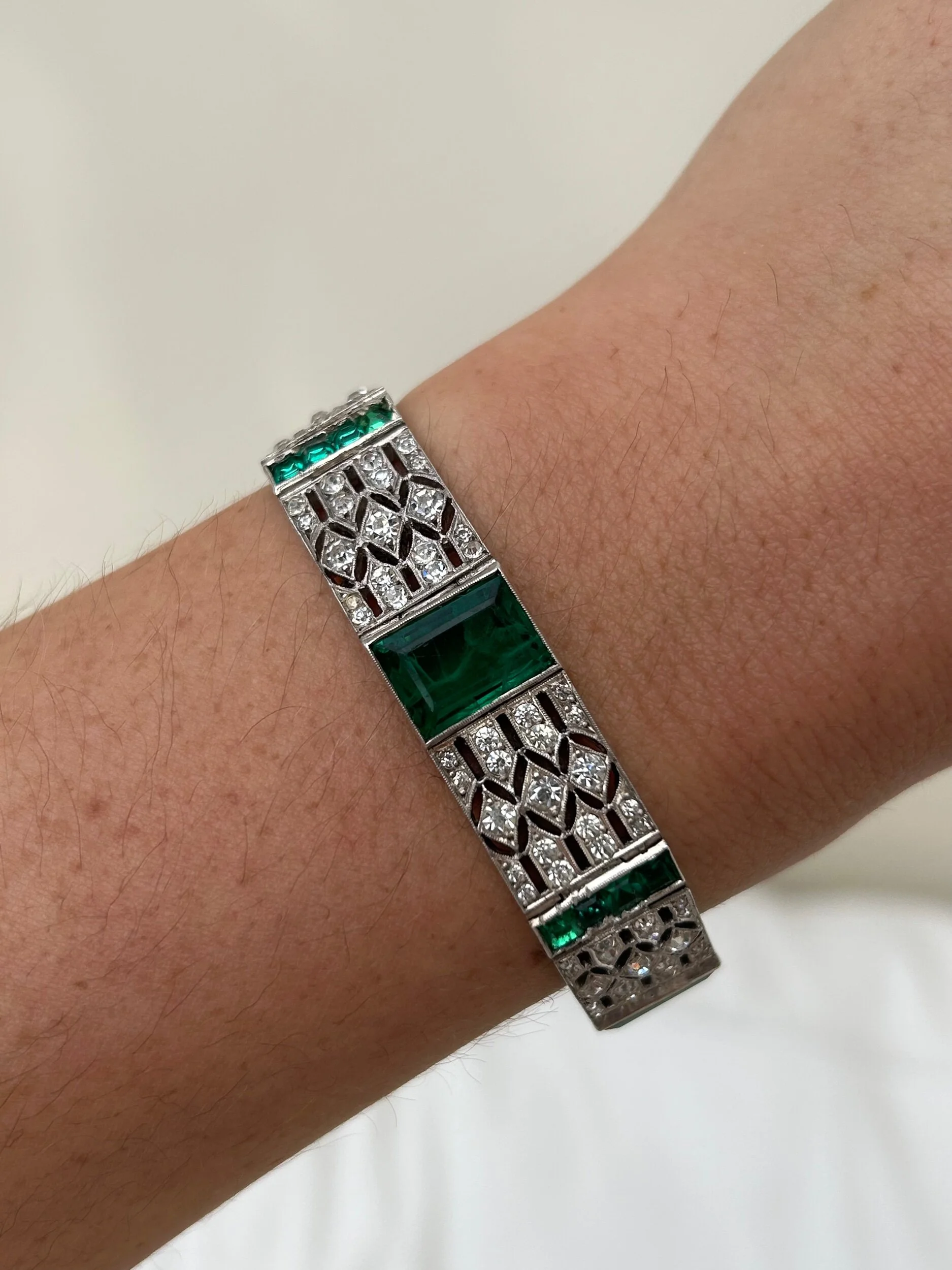 851E734C-87ED-40E6-9ED4-3D8E0F6E3B2A