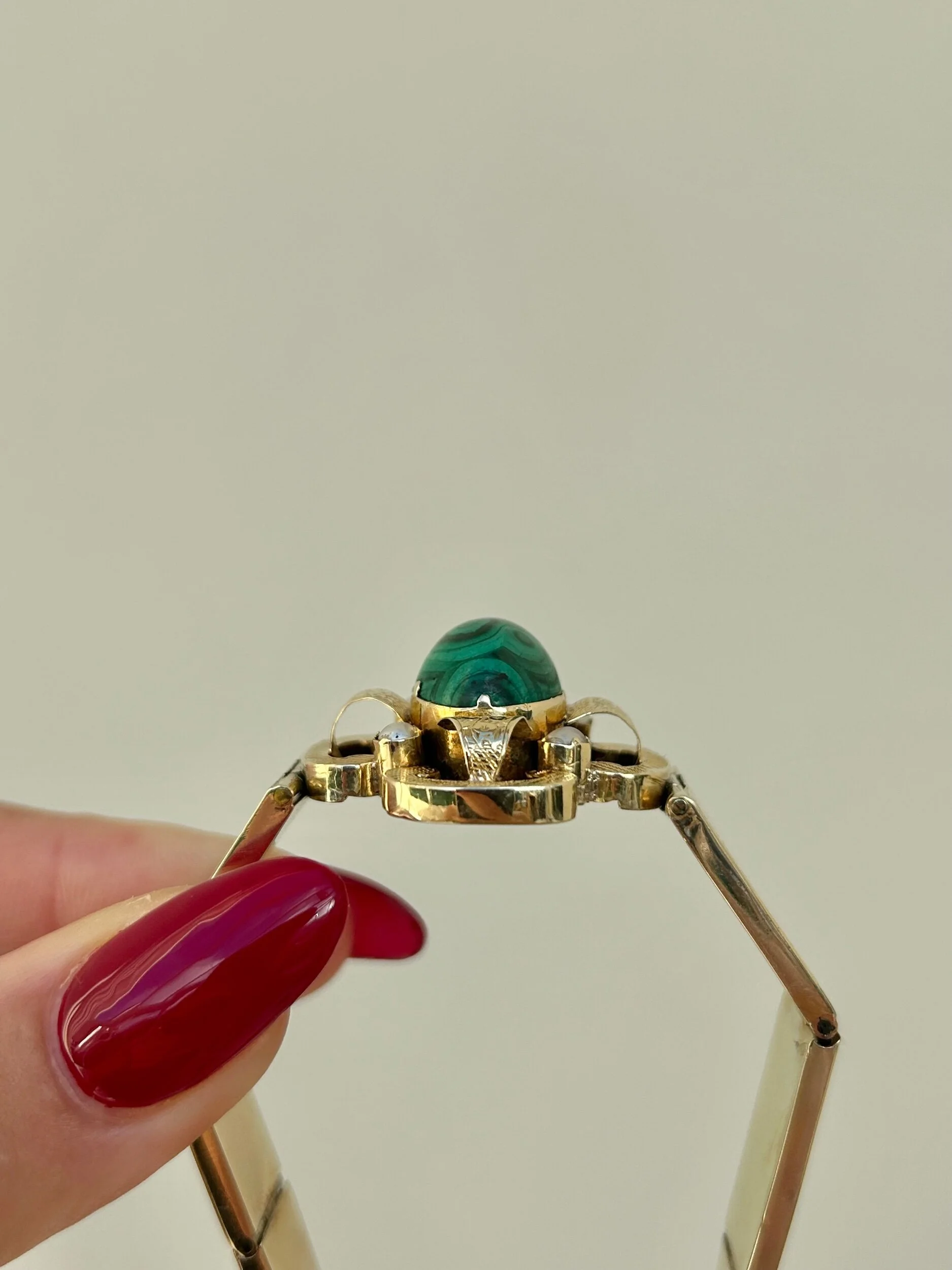 2BB16ED9-857E-4FC1-990A-71495B1E4B76