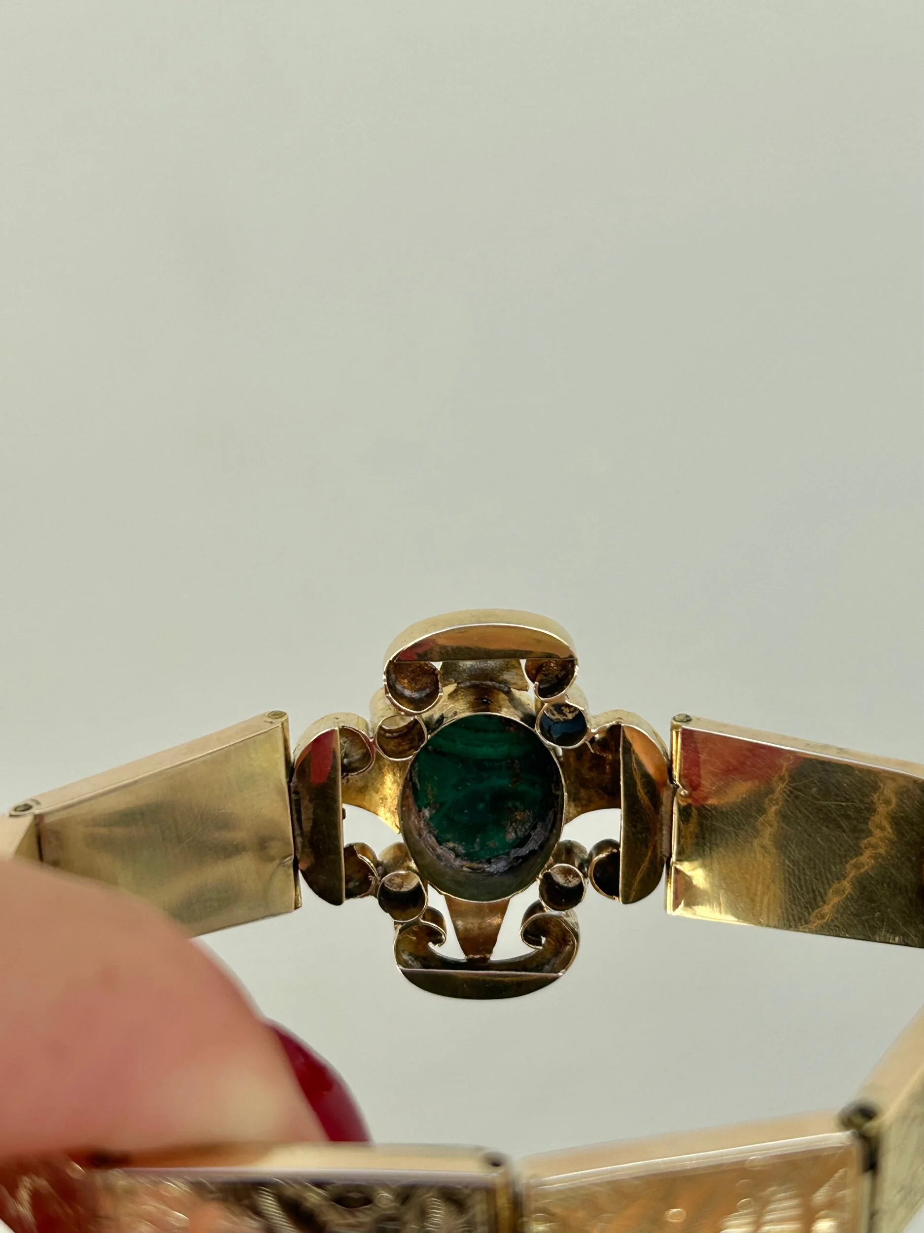 9876F4AA-EDDA-40D3-BFEF-19E3476F99A5