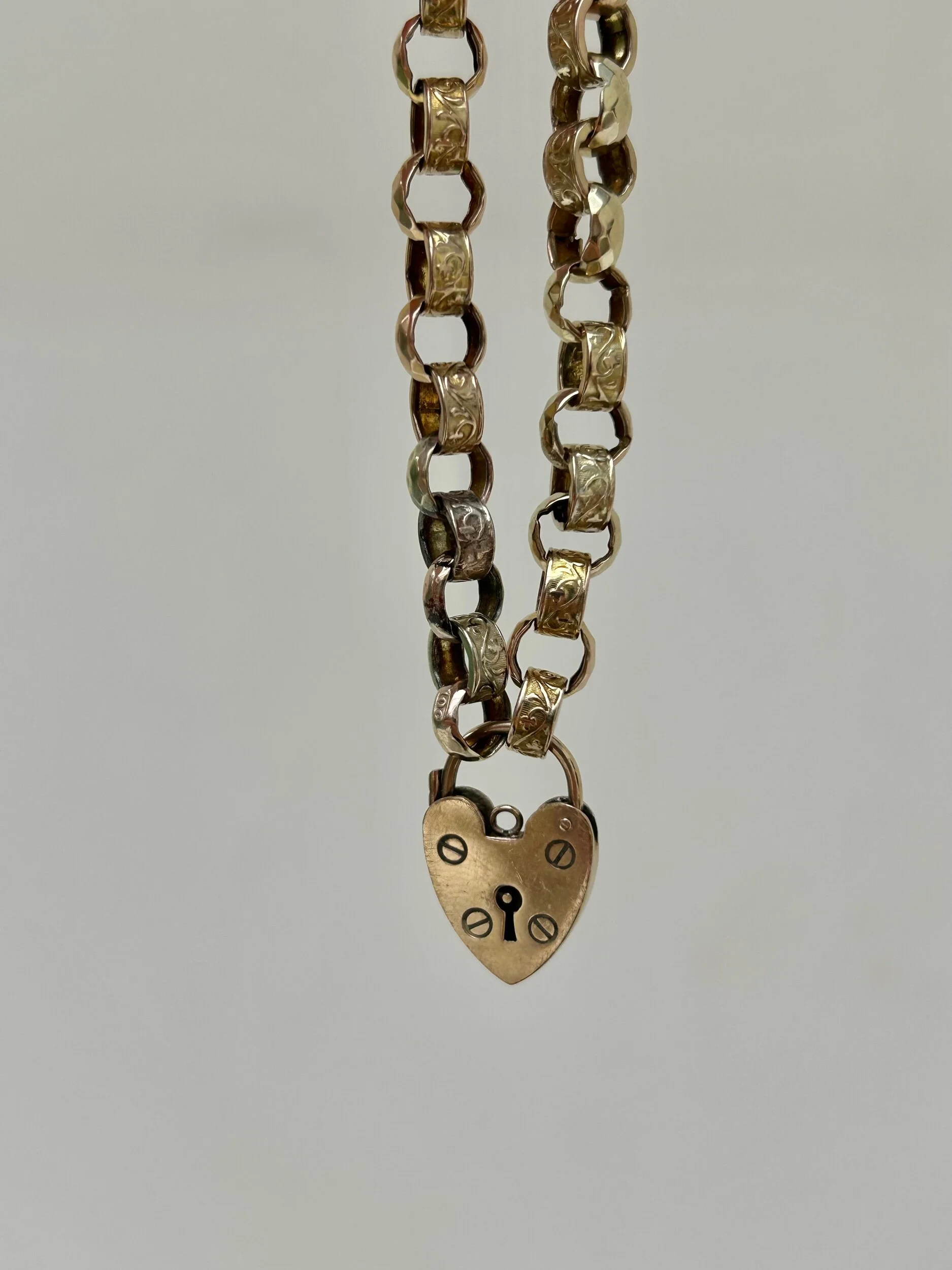 C8F11A96-C65D-4745-BF6B-CF62898D3F50