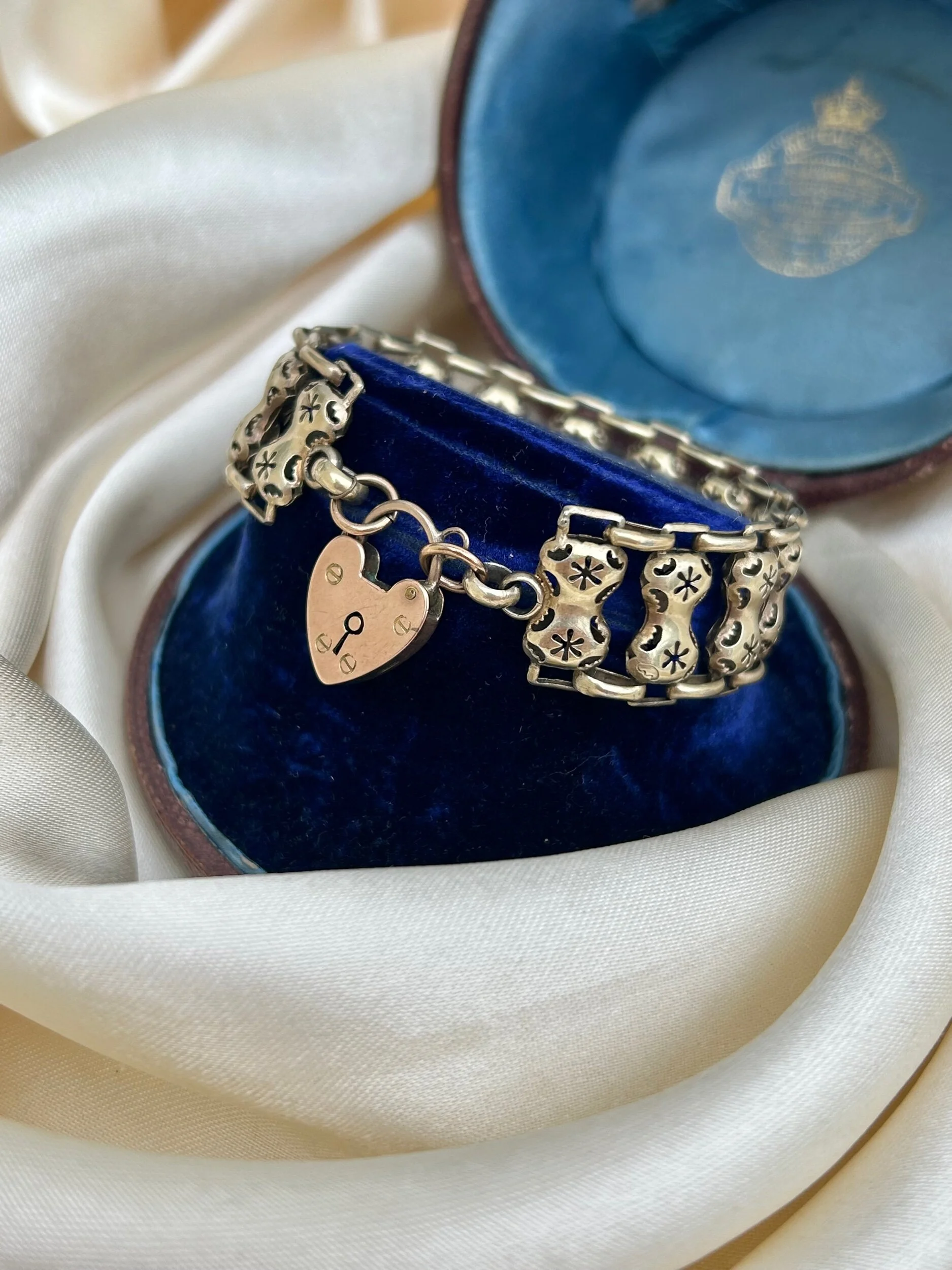 13852C8A-21B9-4FD2-863C-18C720E44BF6