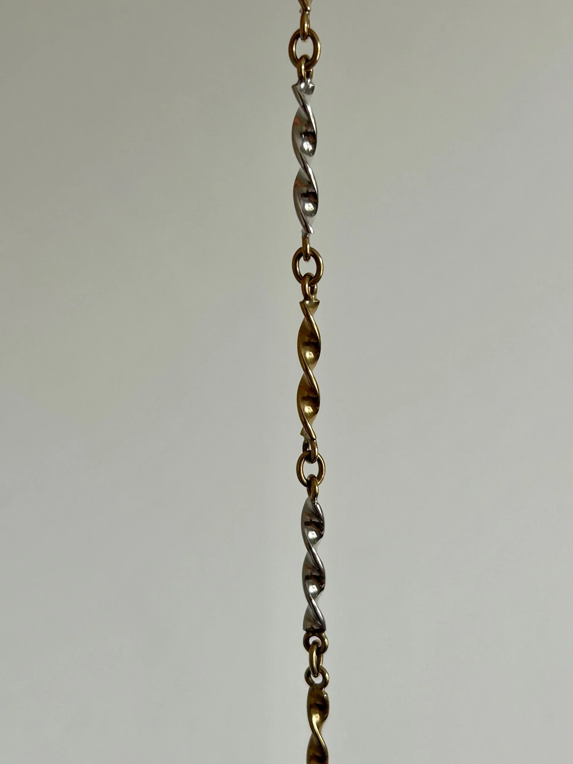 FBC01BAD-0A5A-4A55-9D3F-4F319D64650E