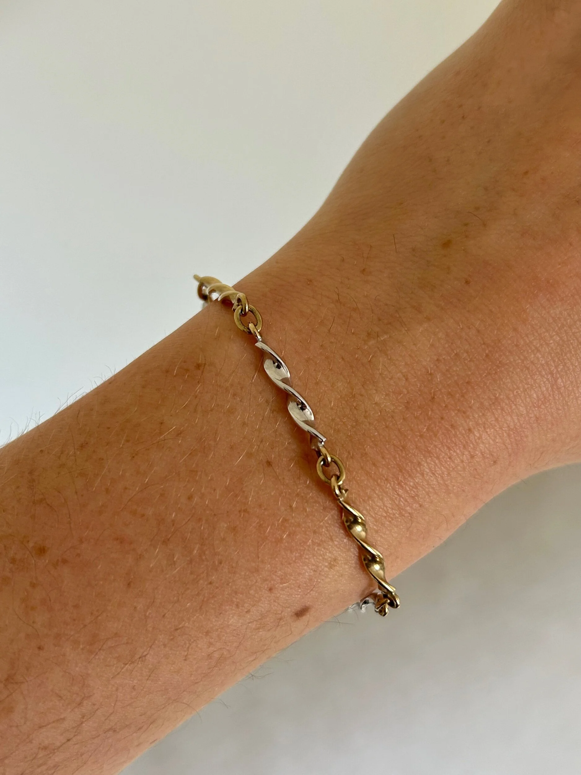 235828CF-D317-4170-866B-9B48A5336762