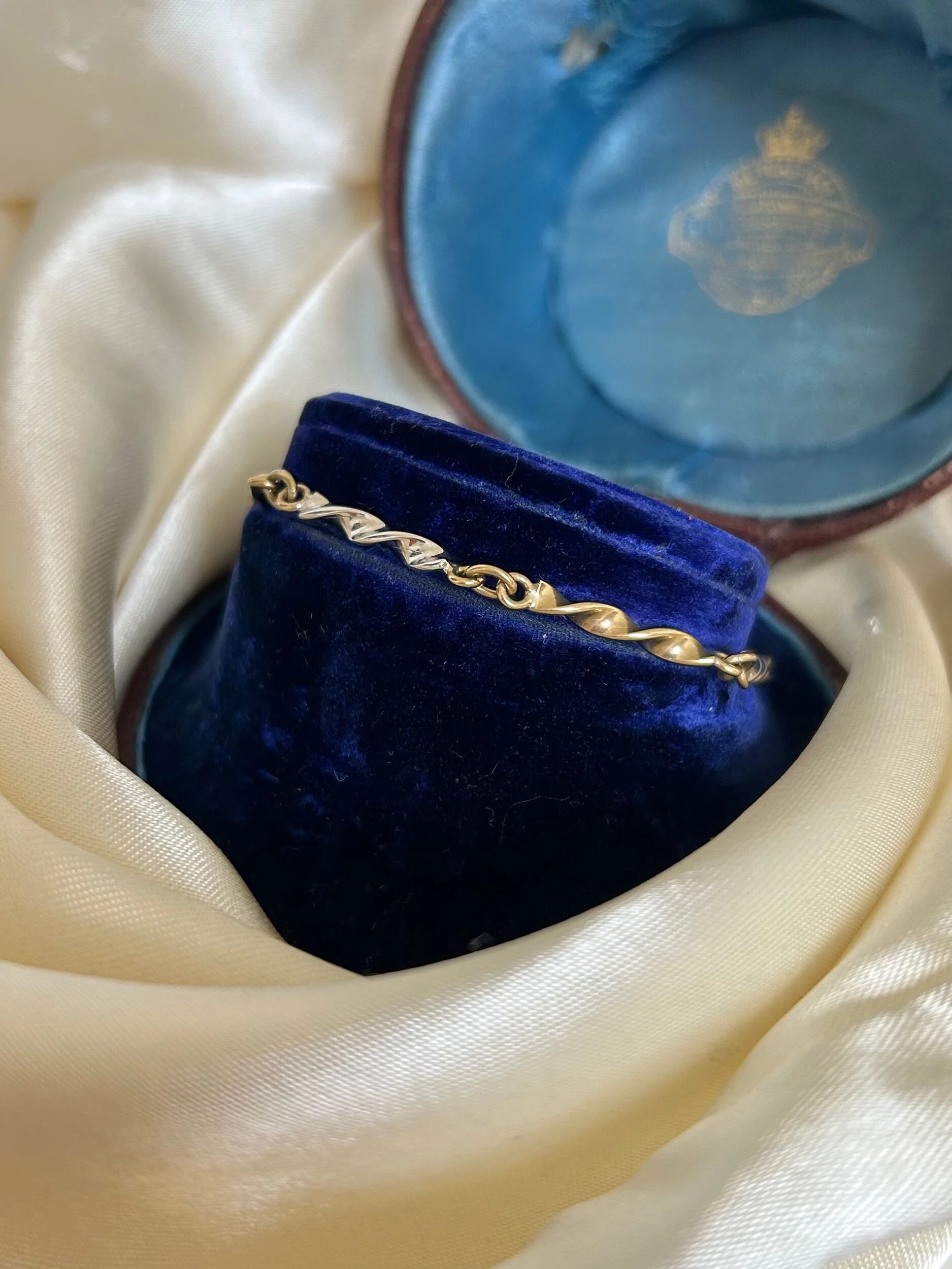 E46DEA8F-DAB1-4A7B-AADE-97271A99E798