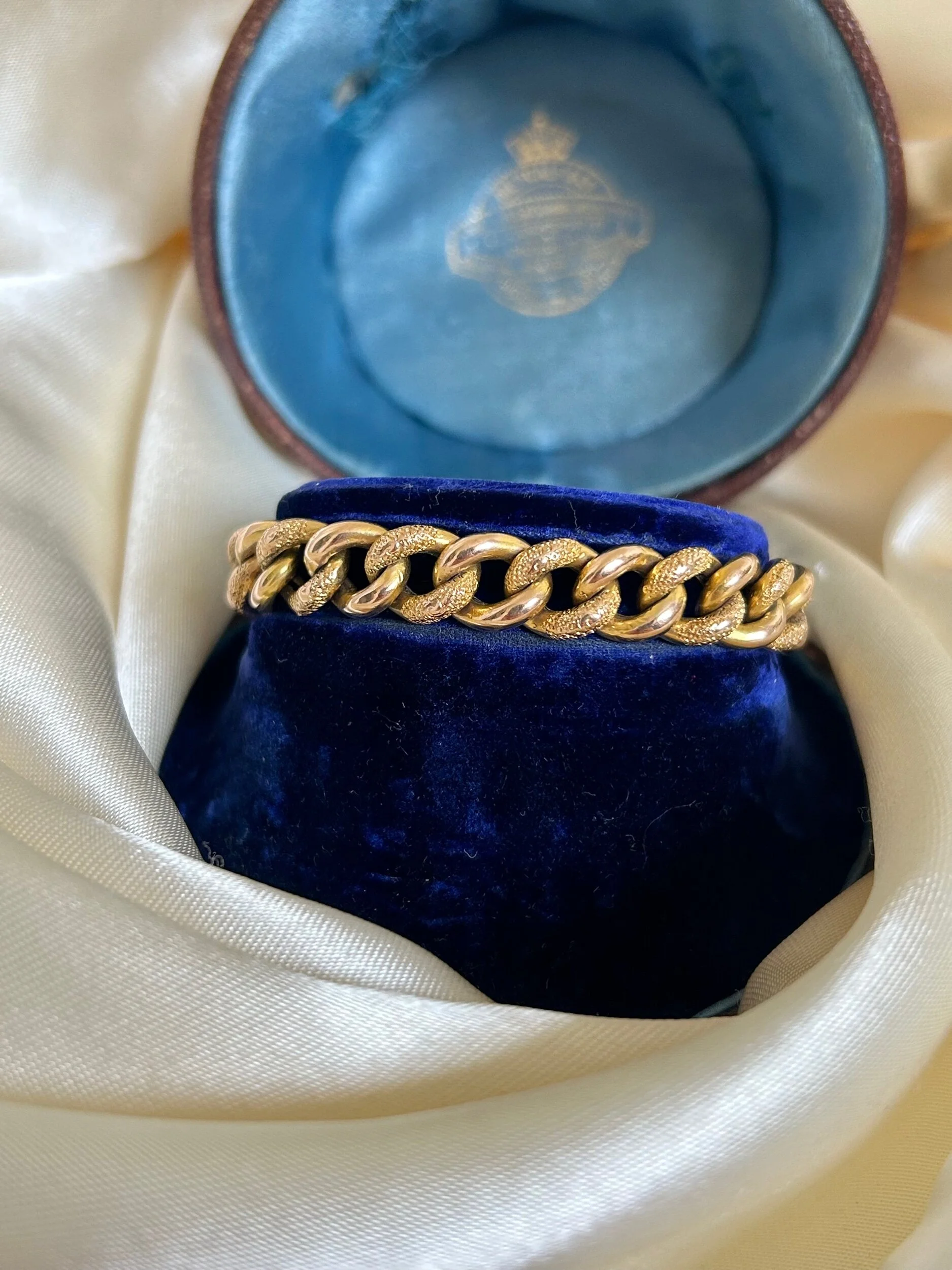 8A8395D5-70CF-4E20-80D2-24D313099342