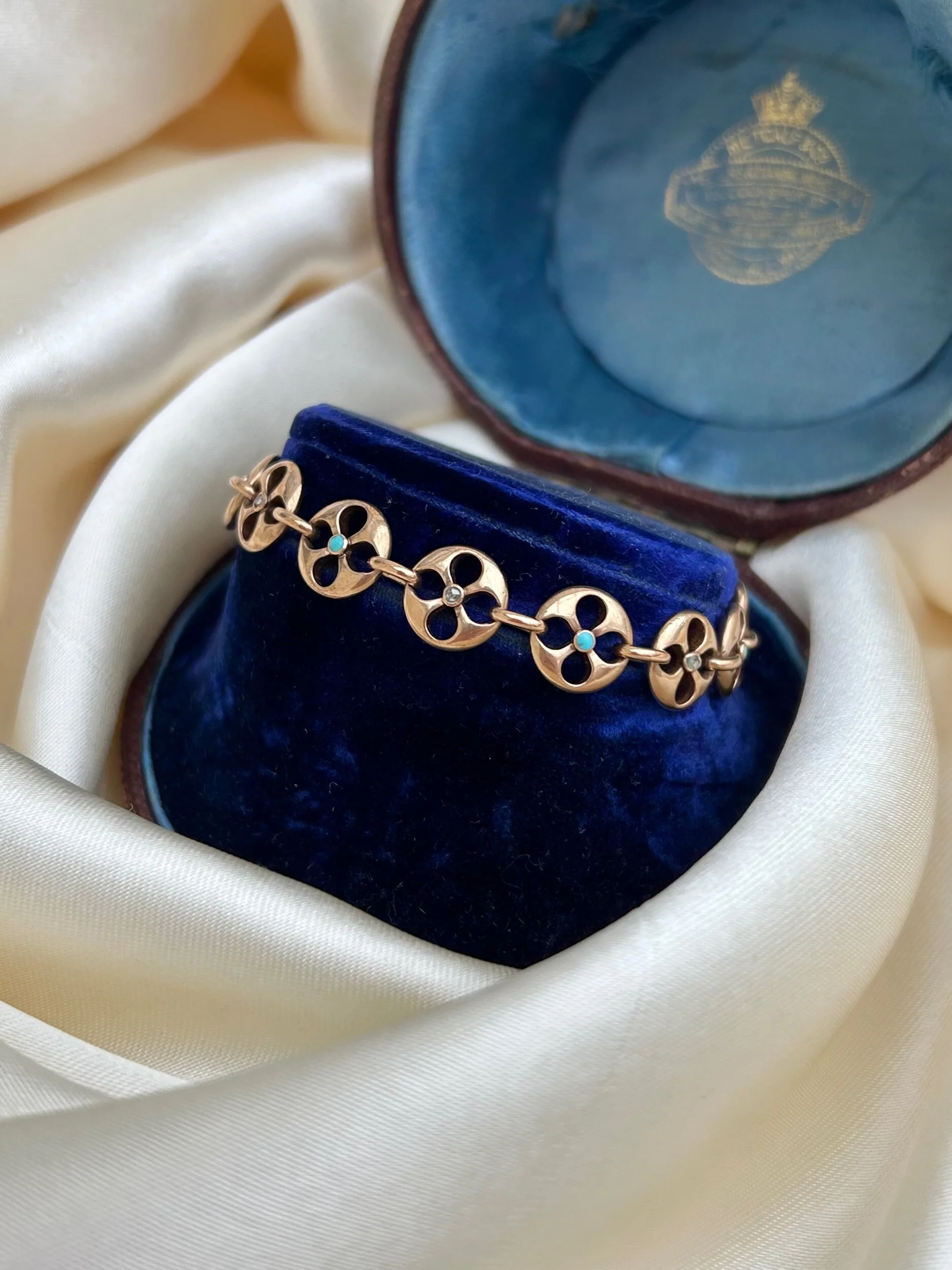 E0272560-9C08-4DFA-B522-89EE71C84574