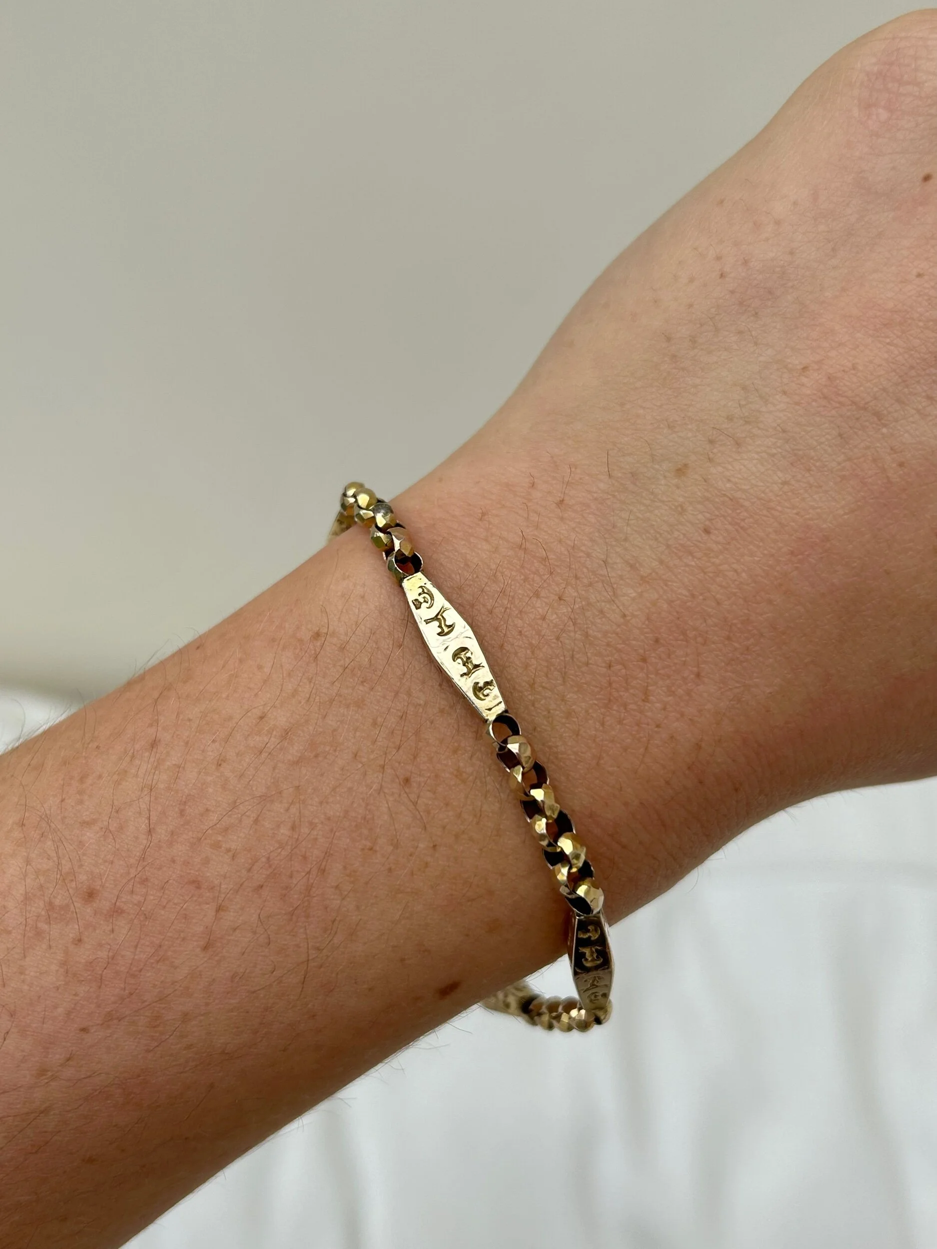 9398CD97-3AB4-4C5E-A038-9D6CE9785F58