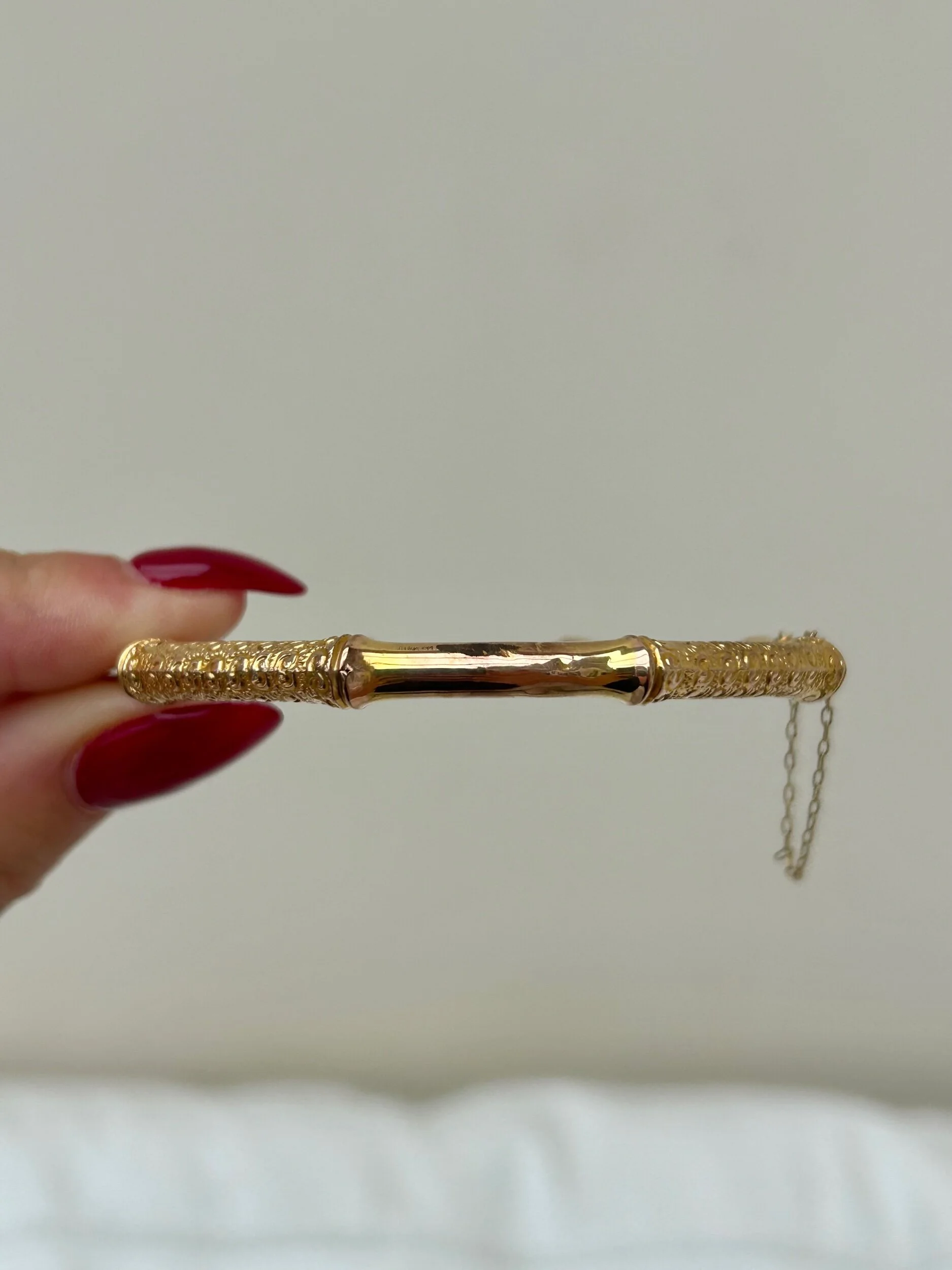 714C476C-0B96-4DDB-9147-B1F92D226956