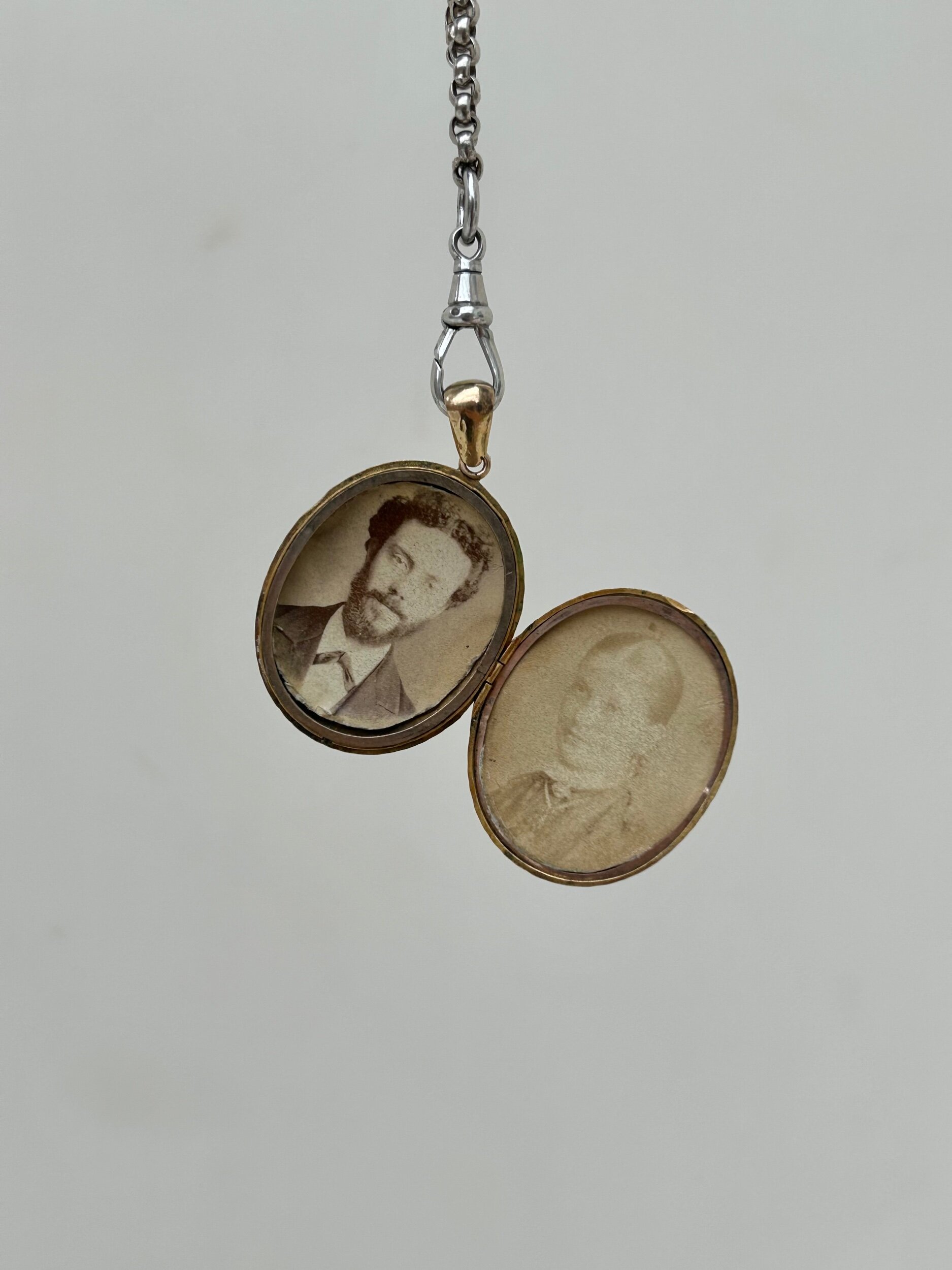 0A2CB8B8-FA19-4AFC-8BCA-B601348456C1