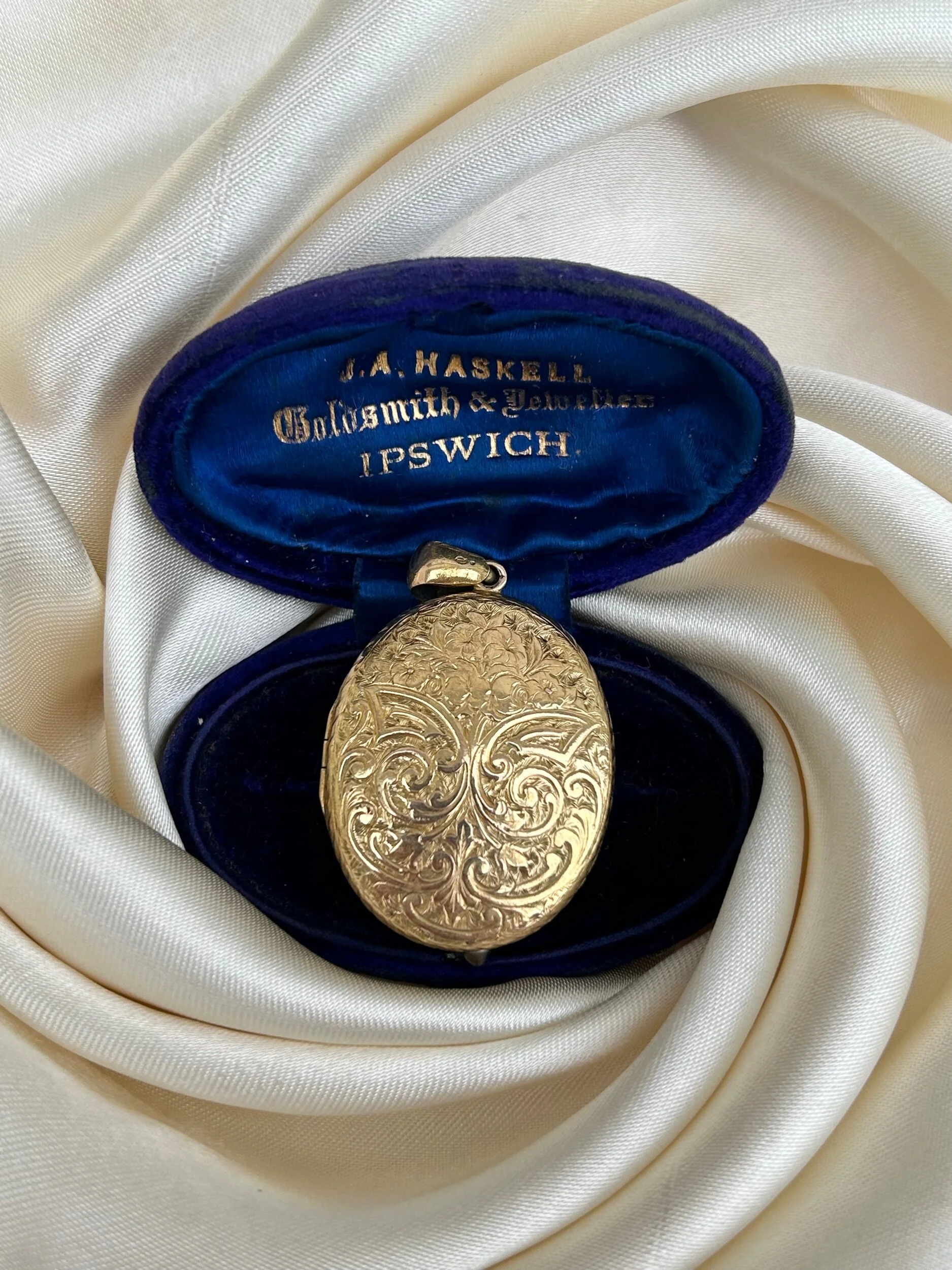 C987B951-B8C2-4689-8E52-7BB359B8043E