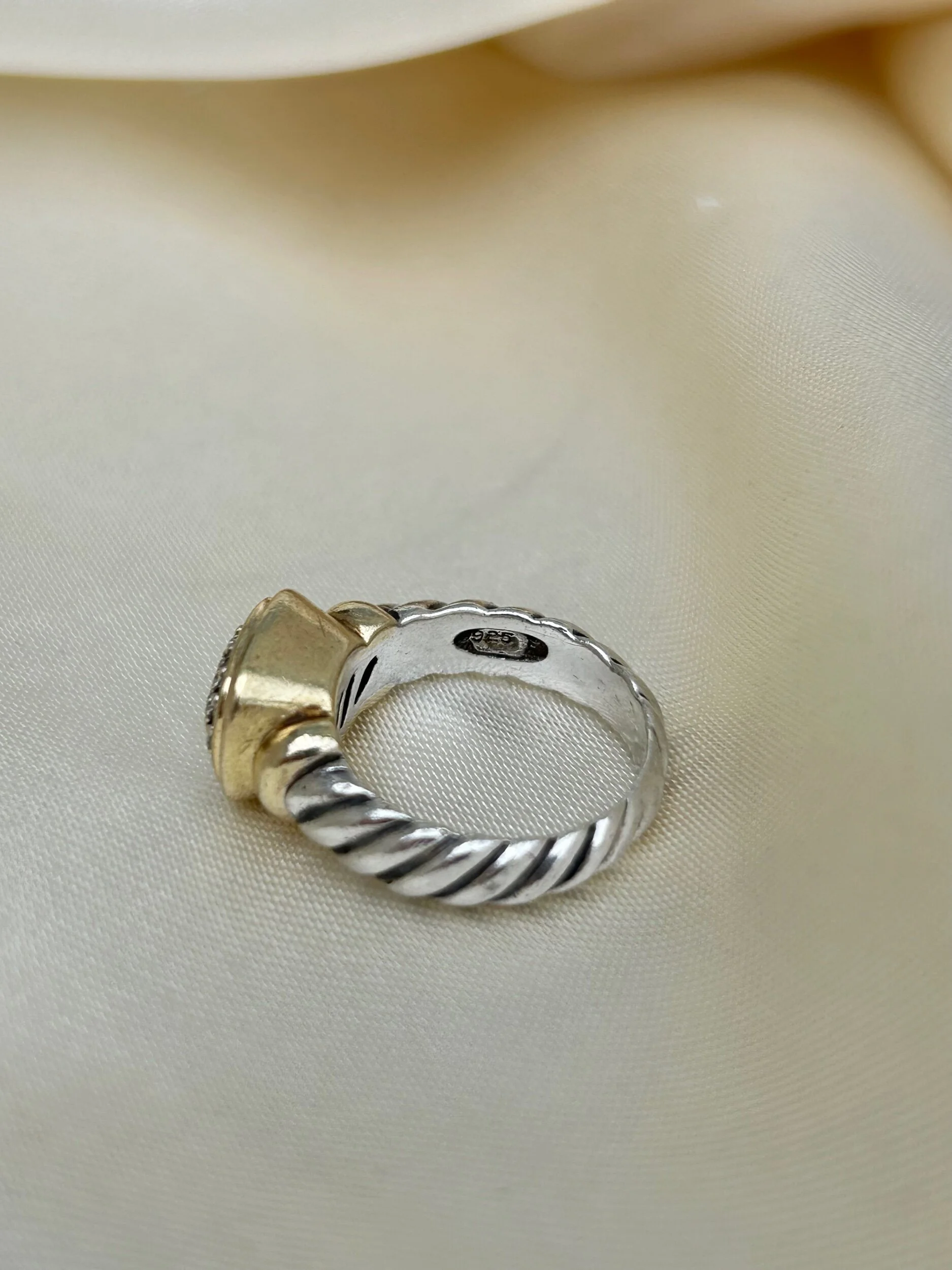 86A76E26-4C2C-4247-8EA8-481595C7DFF1