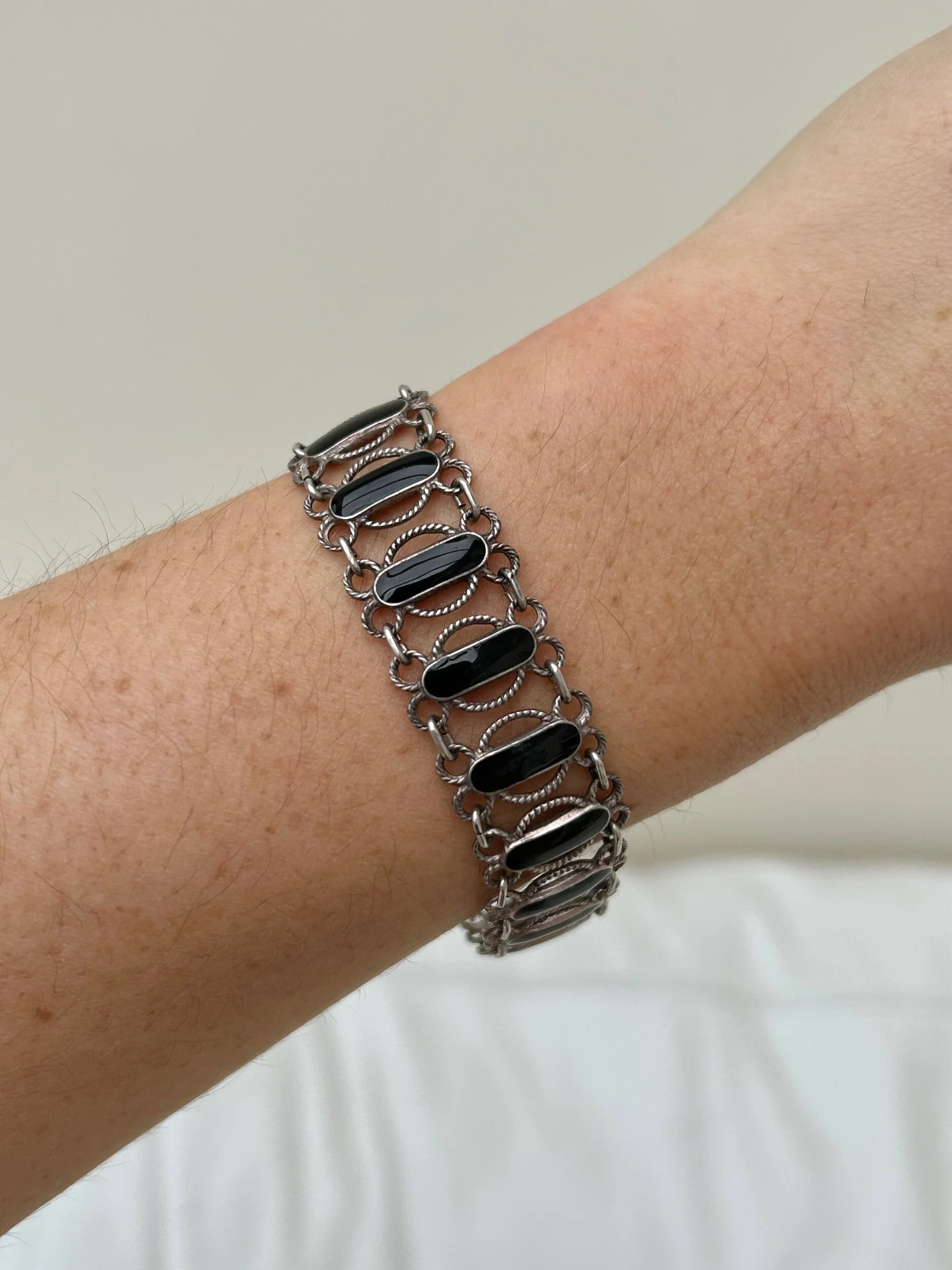 21F1FD95-0E9D-4D15-8F45-E59311C2587F