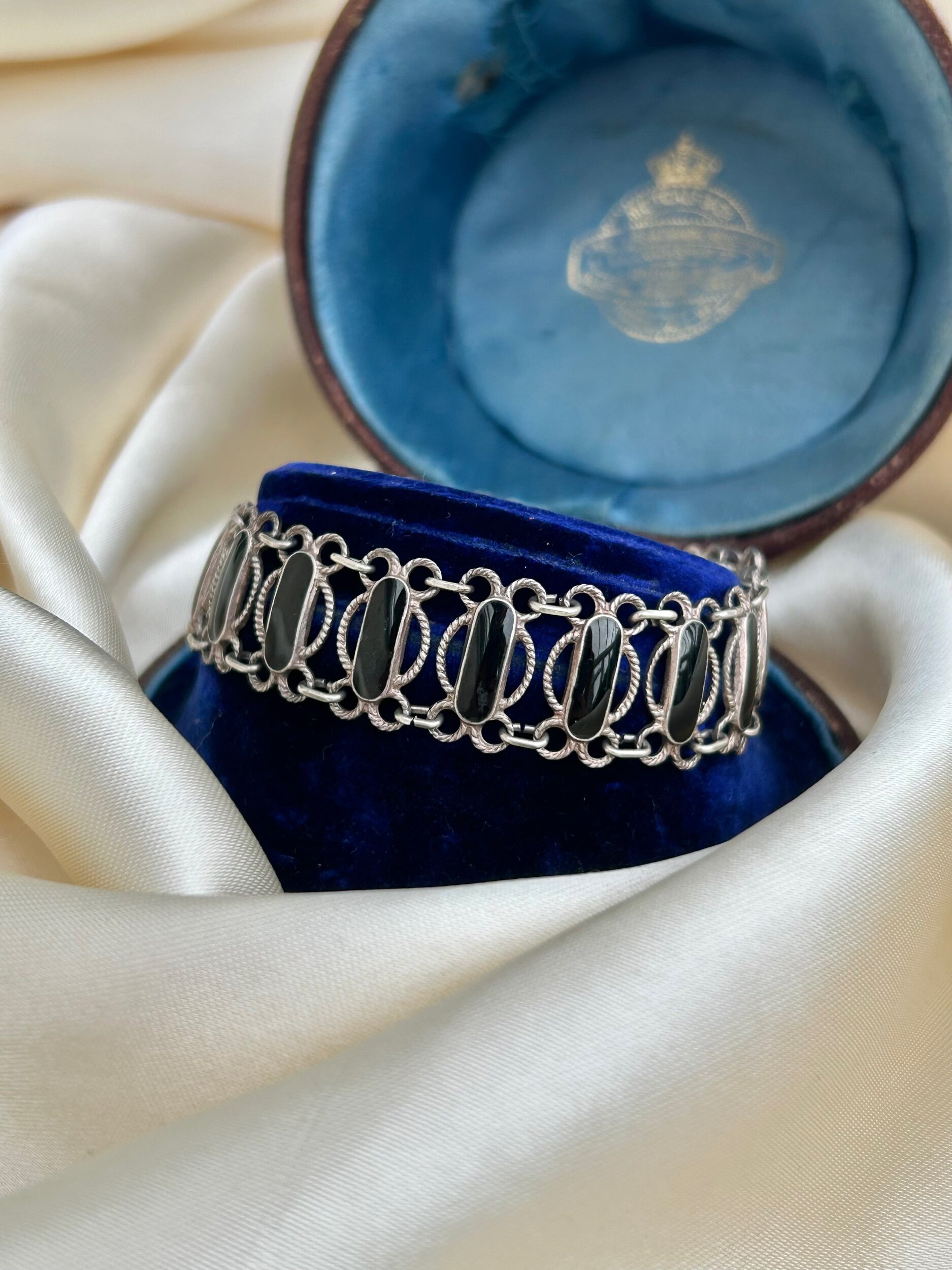 0F7E0F14-19D0-49B9-A249-E5FBBDADF04F