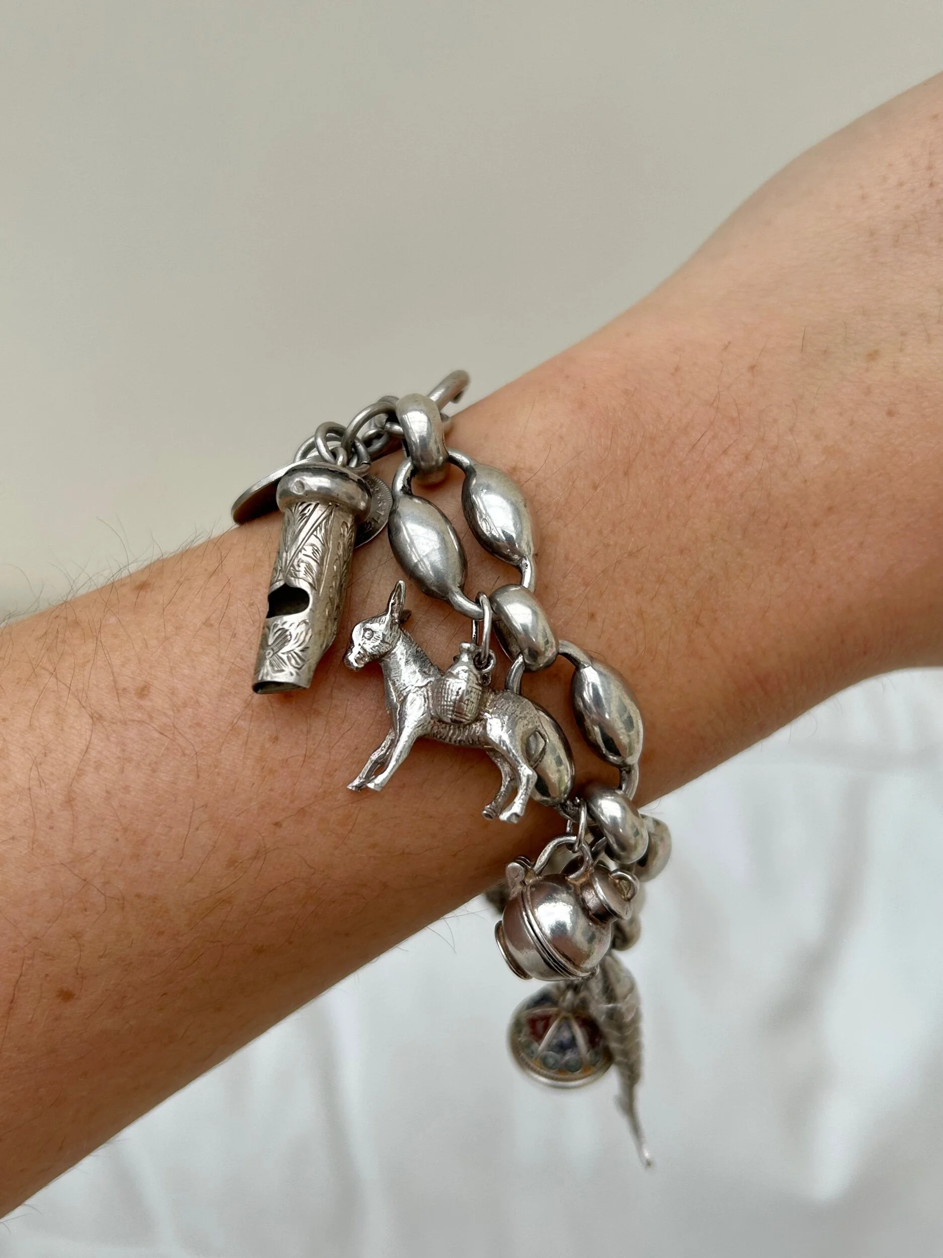 4290697E-00A0-4152-8626-787C76030B8F