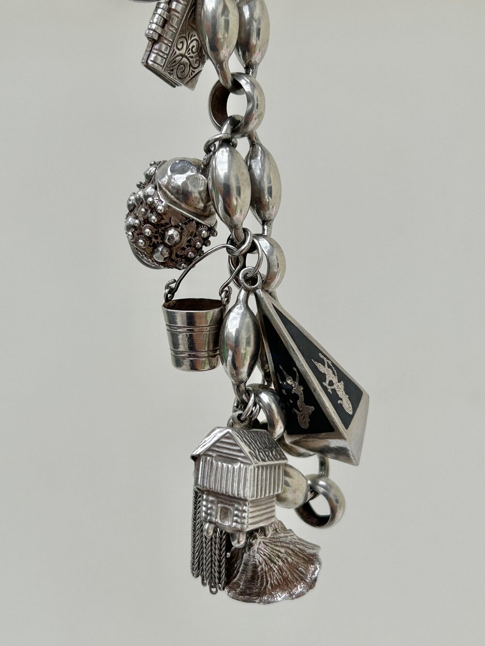 HUGE Vintage sterling silver charm bracelet — Gembank1973