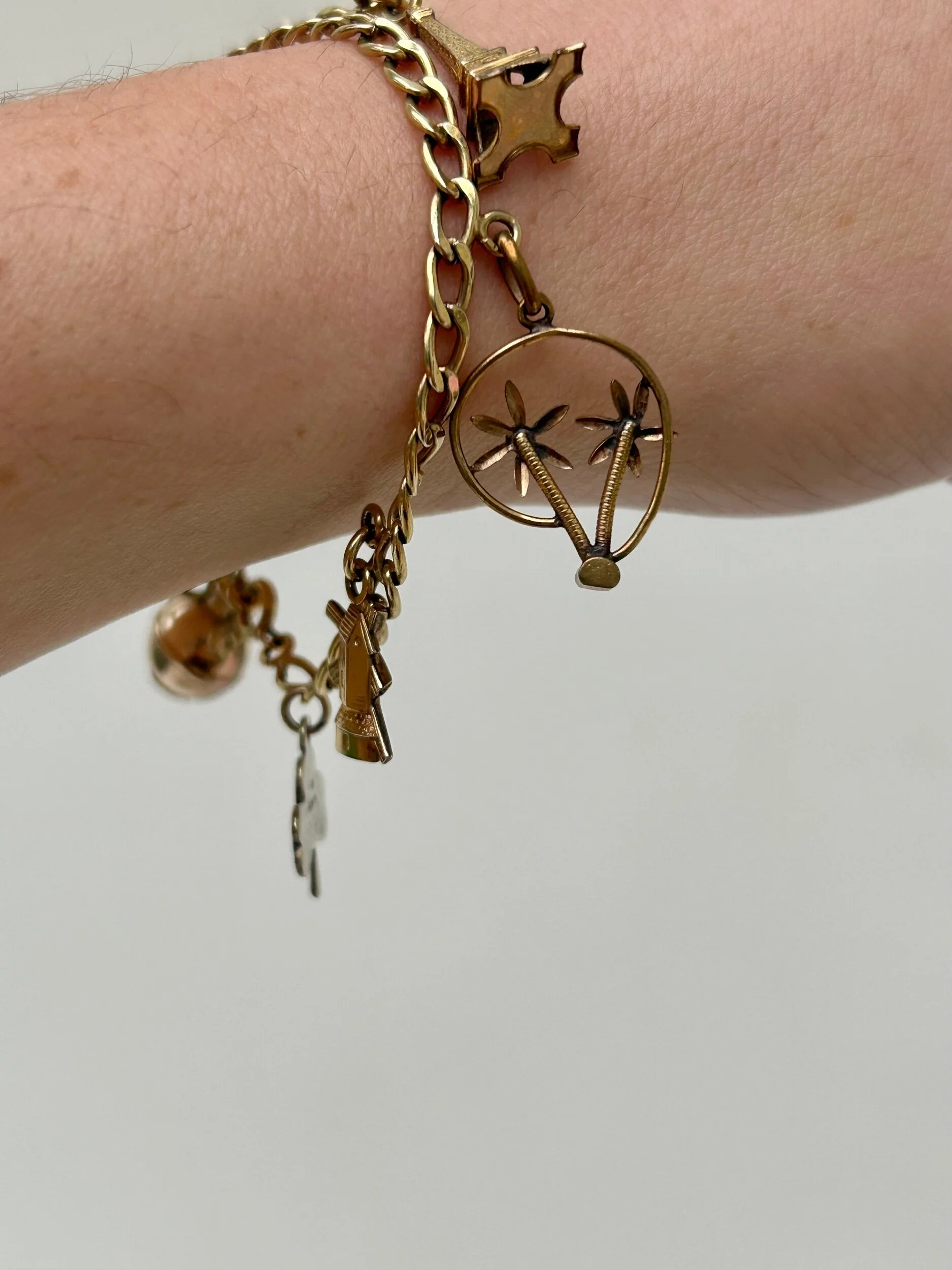 8D2ABDCA-6ADC-412E-B637-80EB3055ED97