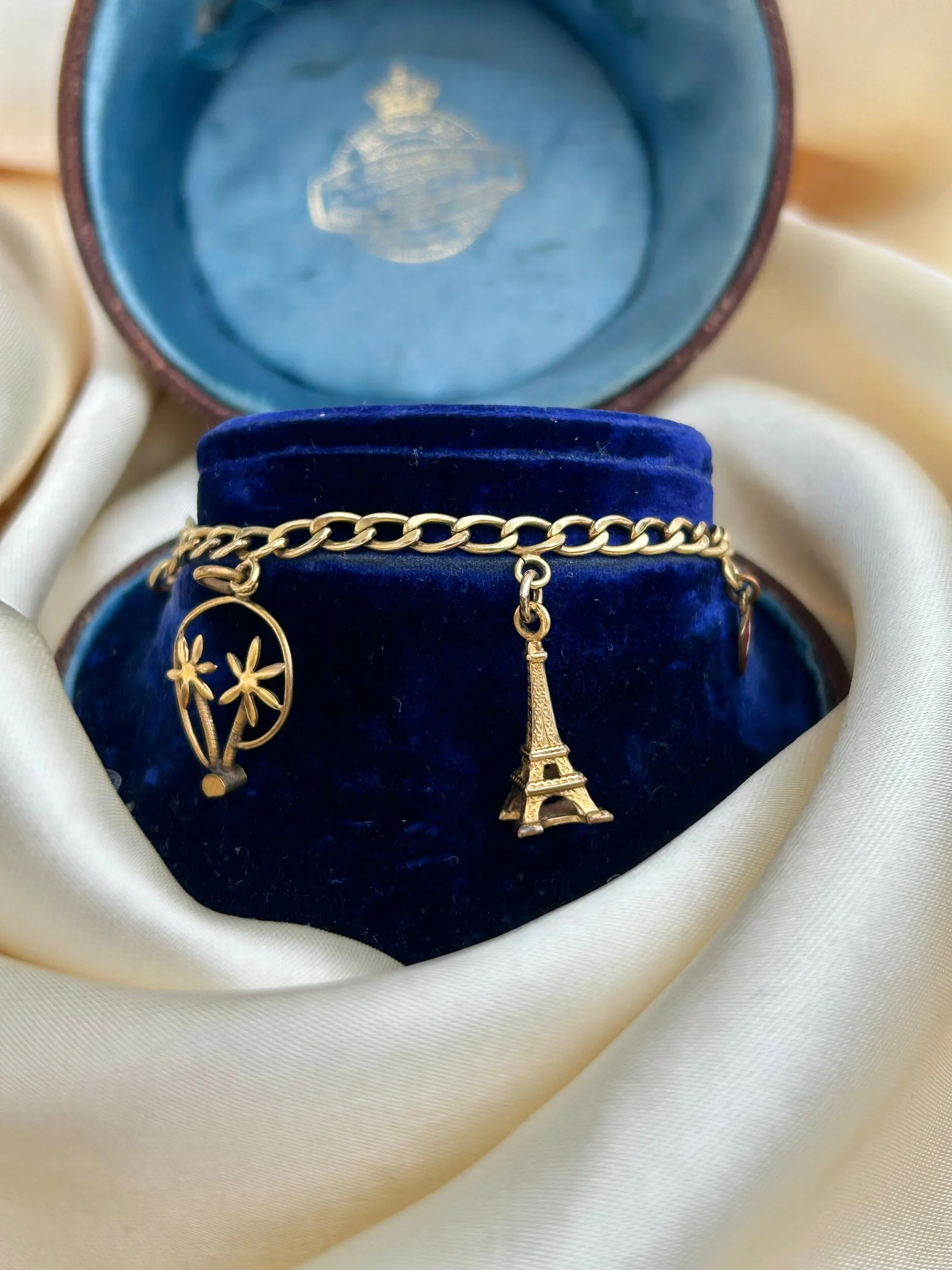 F0971151-0A79-4B15-8815-59088E0420F0